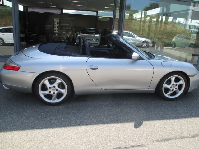 PORSCHE 911 Carrera Cabrio-image-0