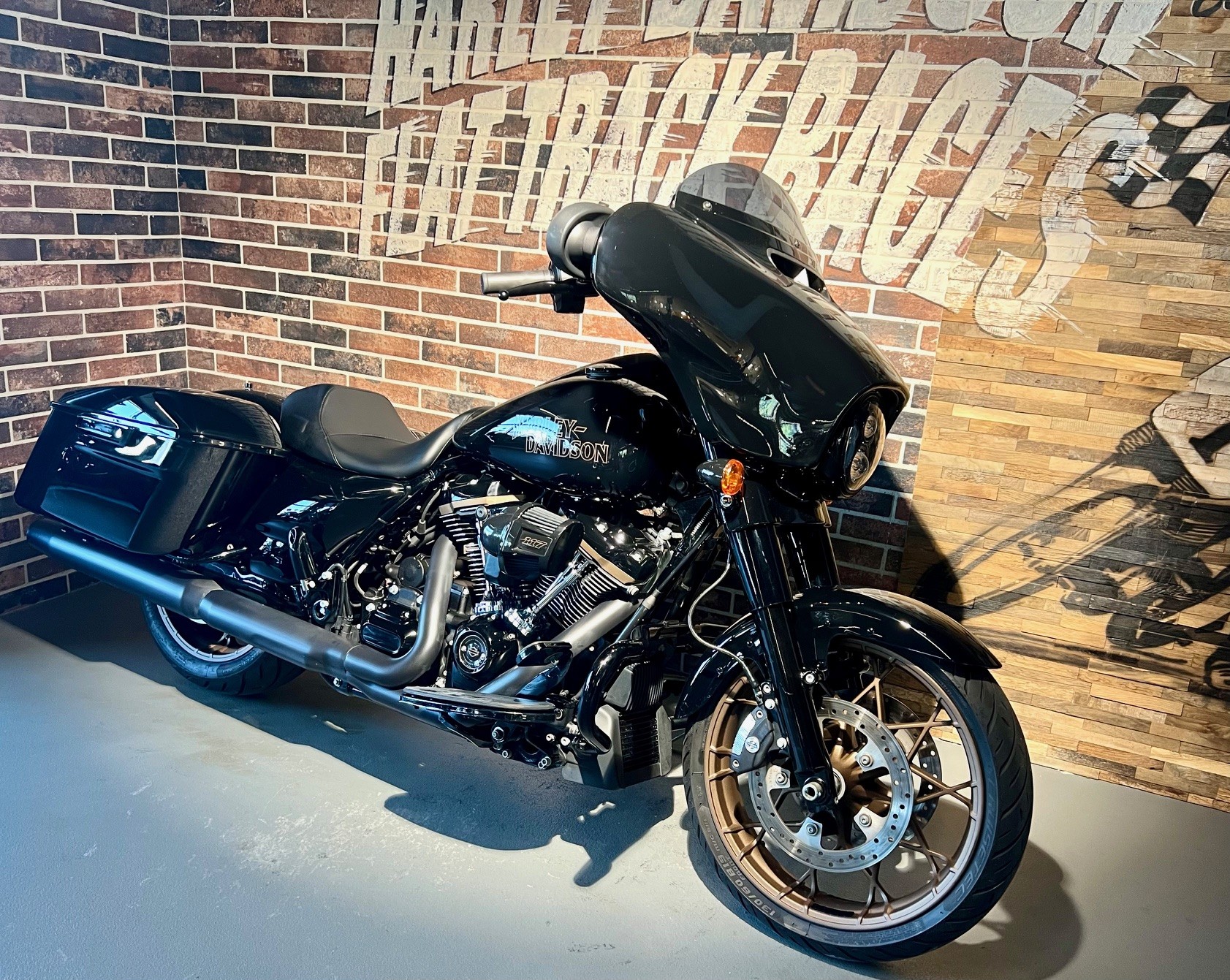 HARLEY-DAVIDSON FLHXST Street Glide ST 117-image-4