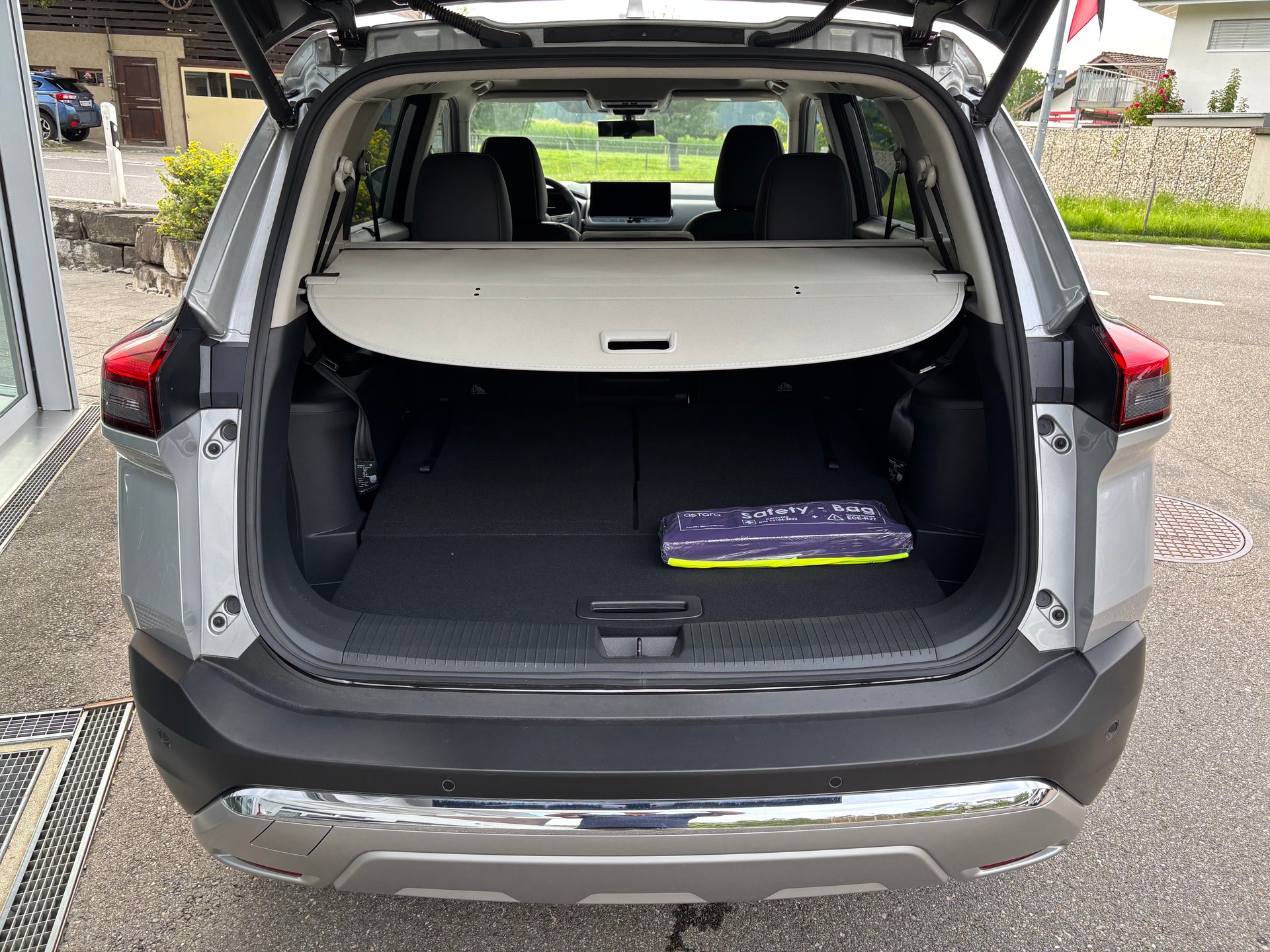 NISSAN X-Trail 1.5 4WD 7Plätzer Tekna+-image-4
