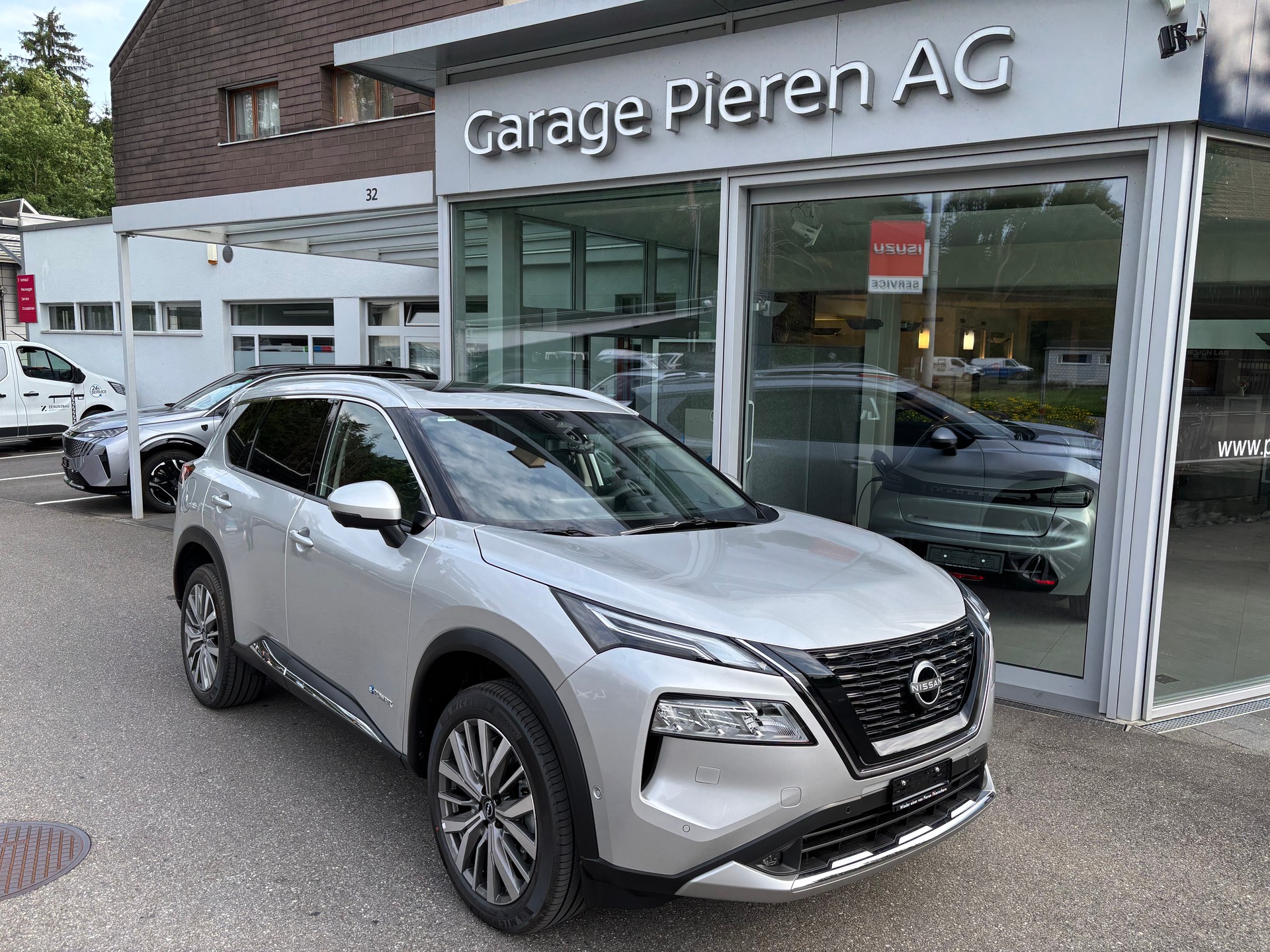 NISSAN X-Trail 1.5 4WD 7Plätzer Tekna+-image-0