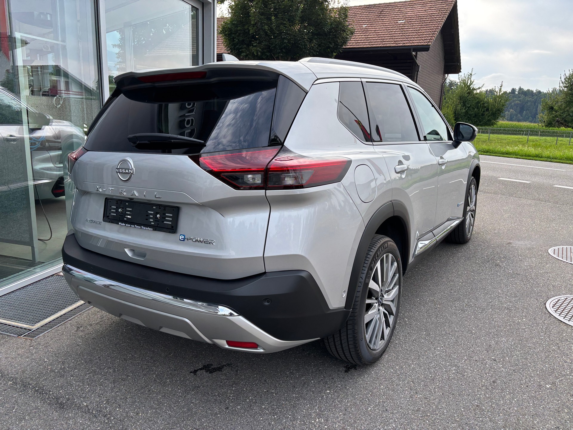 NISSAN X-Trail 1.5 4WD 7Plätzer Tekna+-image-3