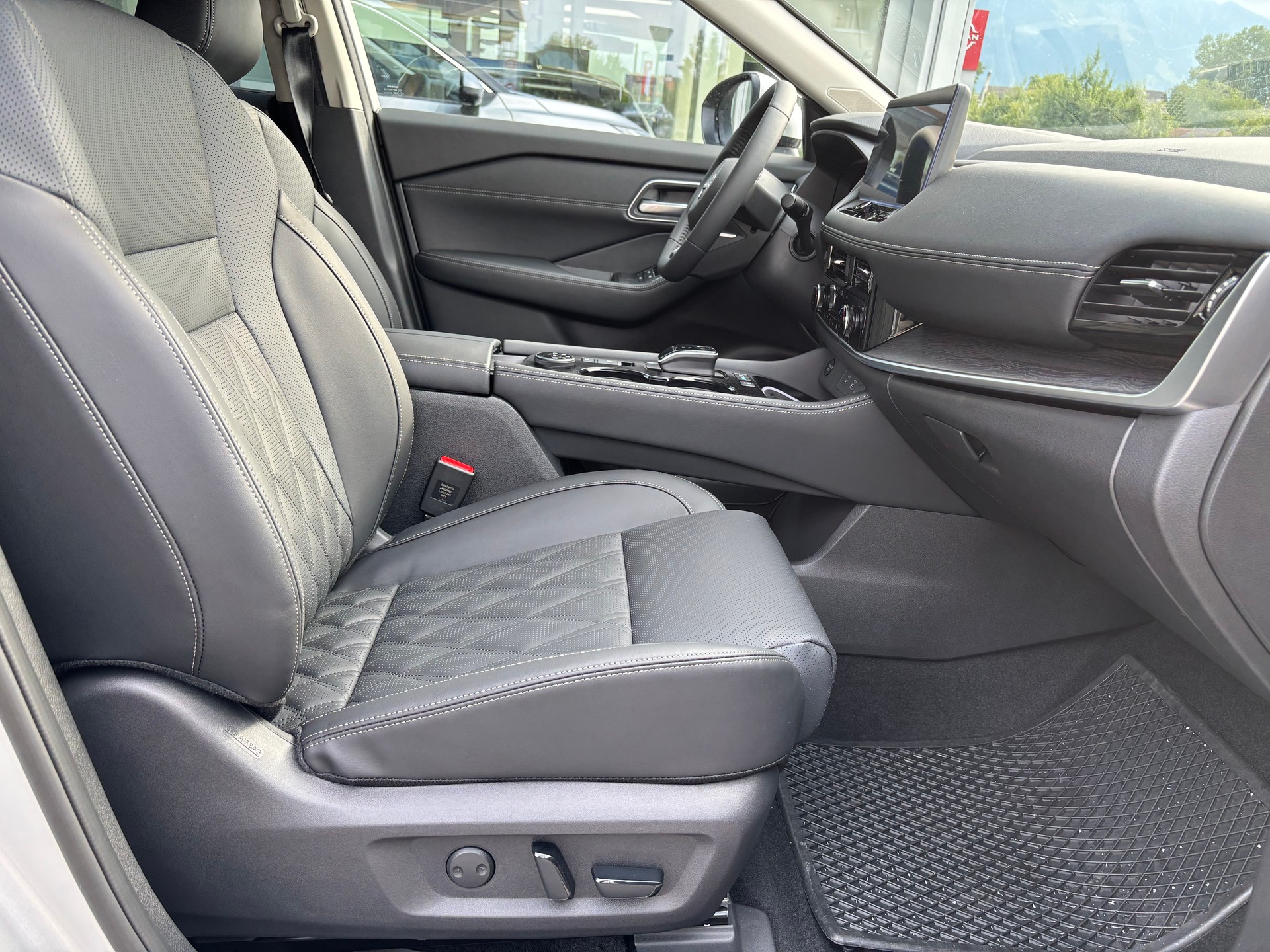 NISSAN X-Trail 1.5 4WD 7Plätzer Tekna+-image-8