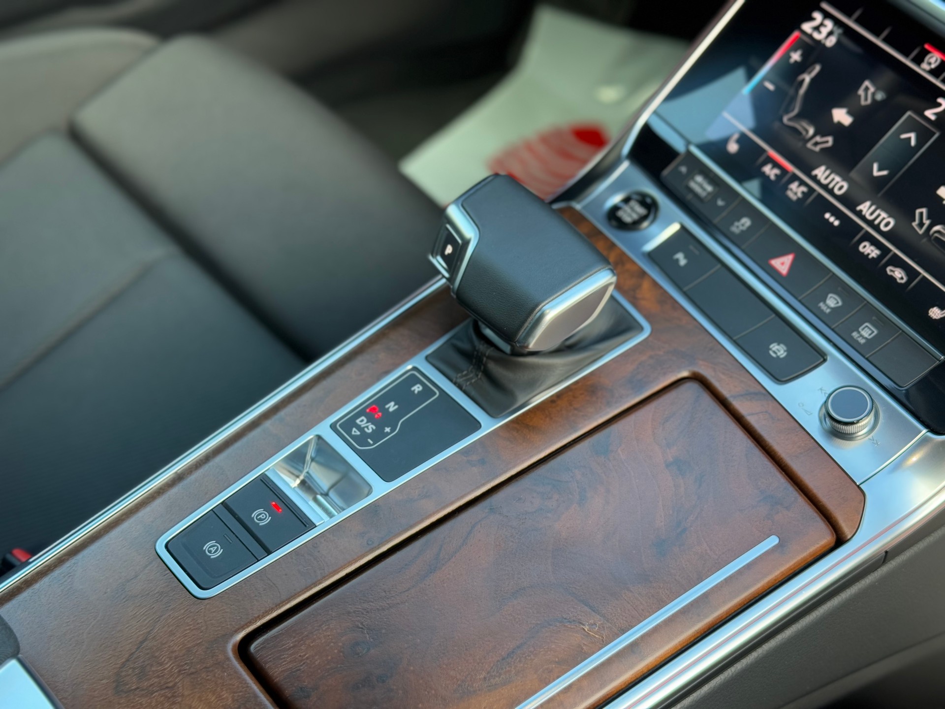 AUDI A6 Avant 50 TDI Sport quattro tiptronic-image-14