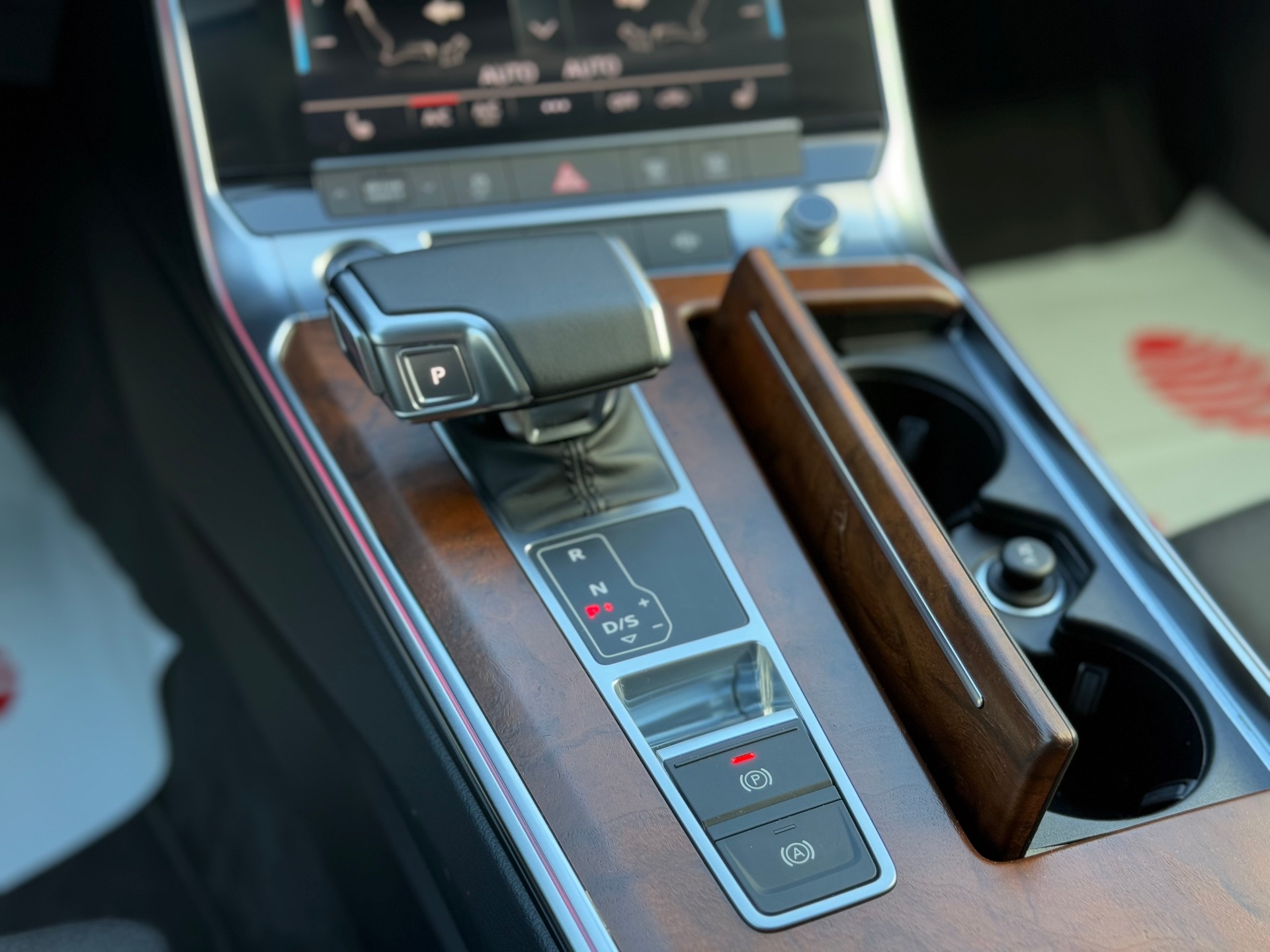 AUDI A6 Avant 50 TDI Sport quattro tiptronic-image-15