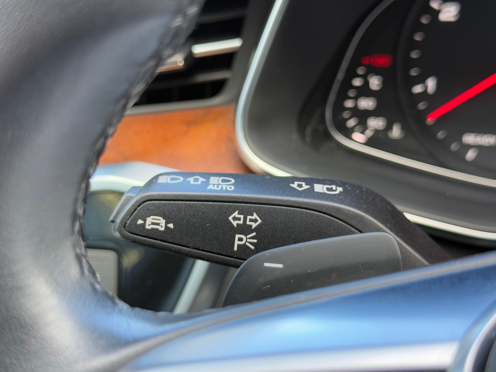 AUDI A6 Avant 50 TDI Sport quattro tiptronic-image-22