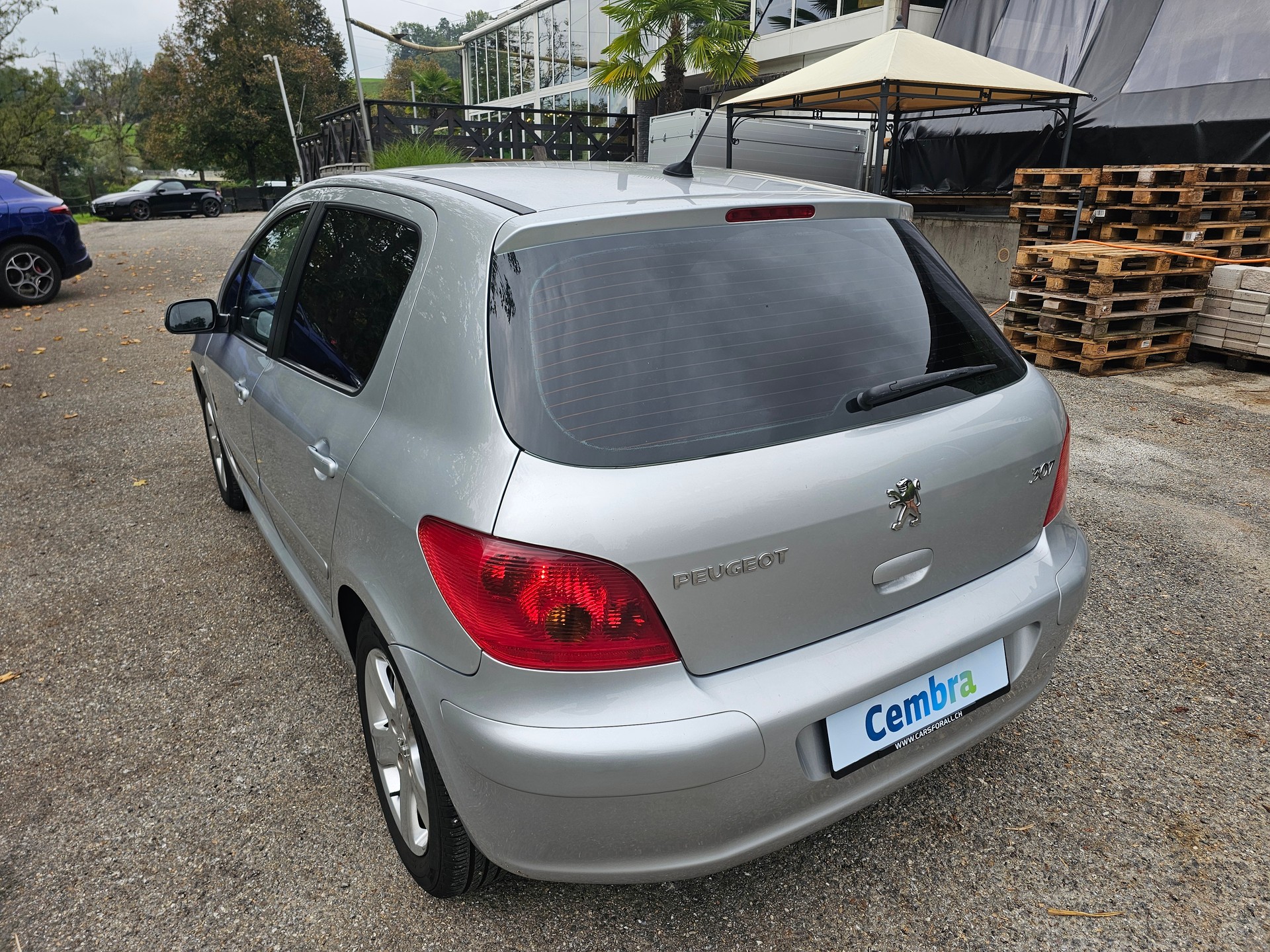 PEUGEOT 307 2.0 16V Black&Silver Edition aus 2ter Hand *** Inkl. frischer MFK *** Kupplung neu ersetzt ***-image-4