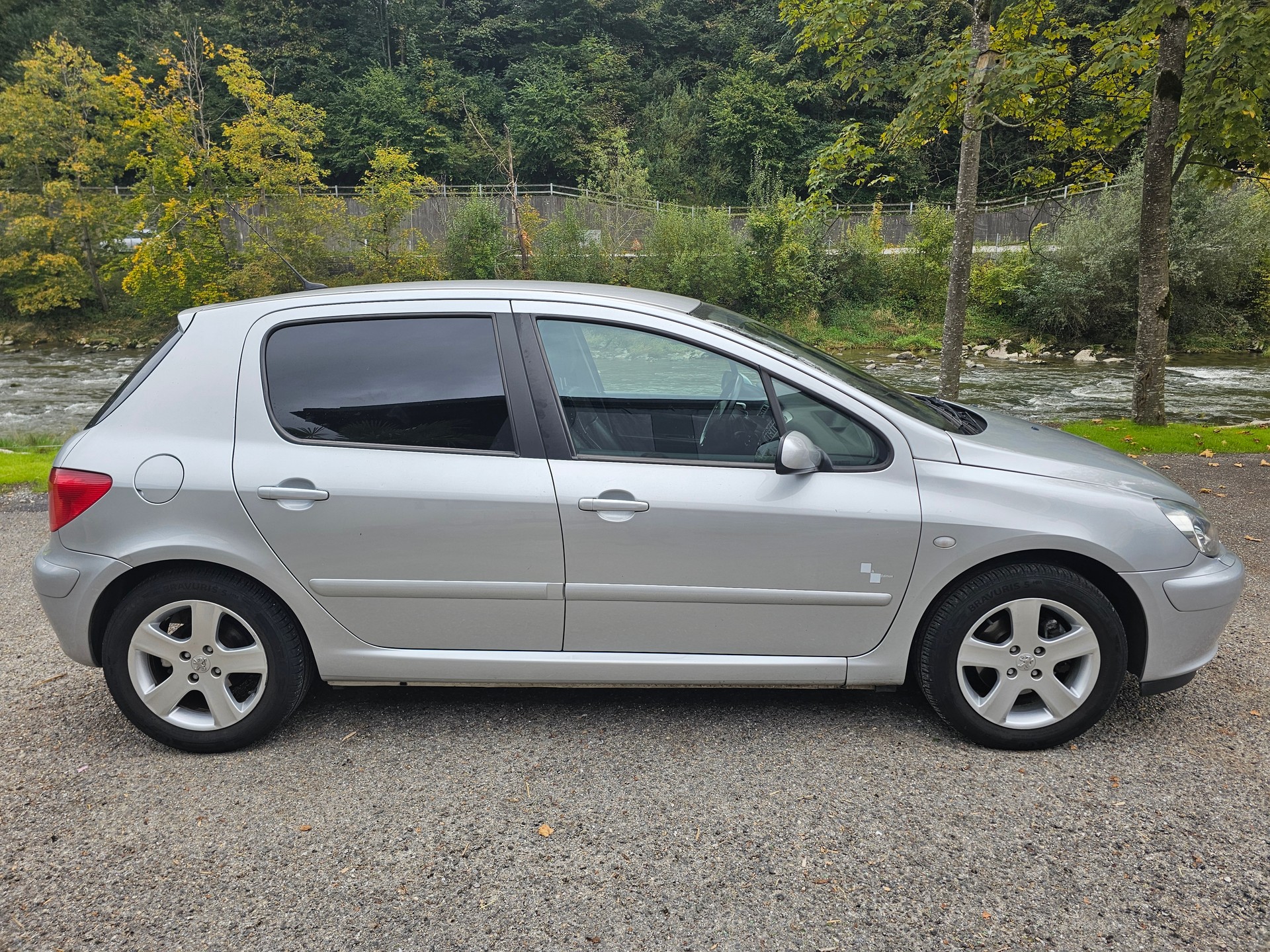 PEUGEOT 307 2.0 16V Black&Silver Edition aus 2ter Hand *** Inkl. frischer MFK *** Kupplung neu ersetzt ***-image-2