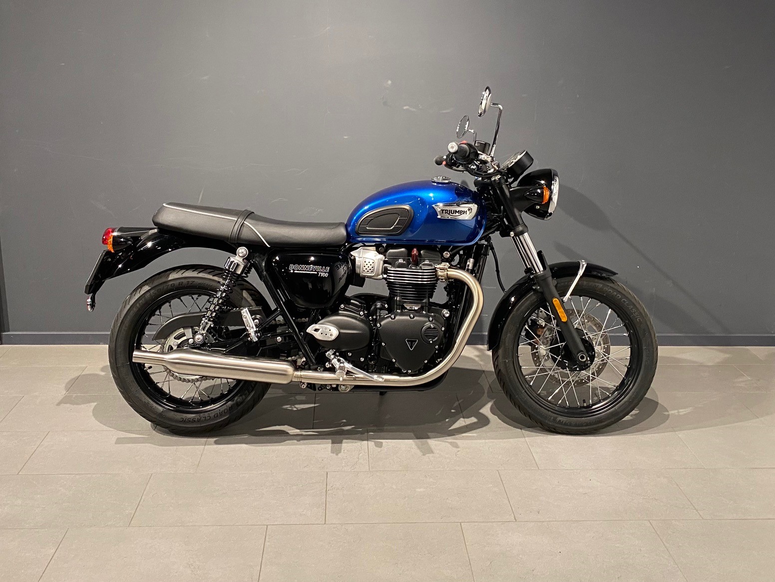 TRIUMPH Bonneville 900 T 100