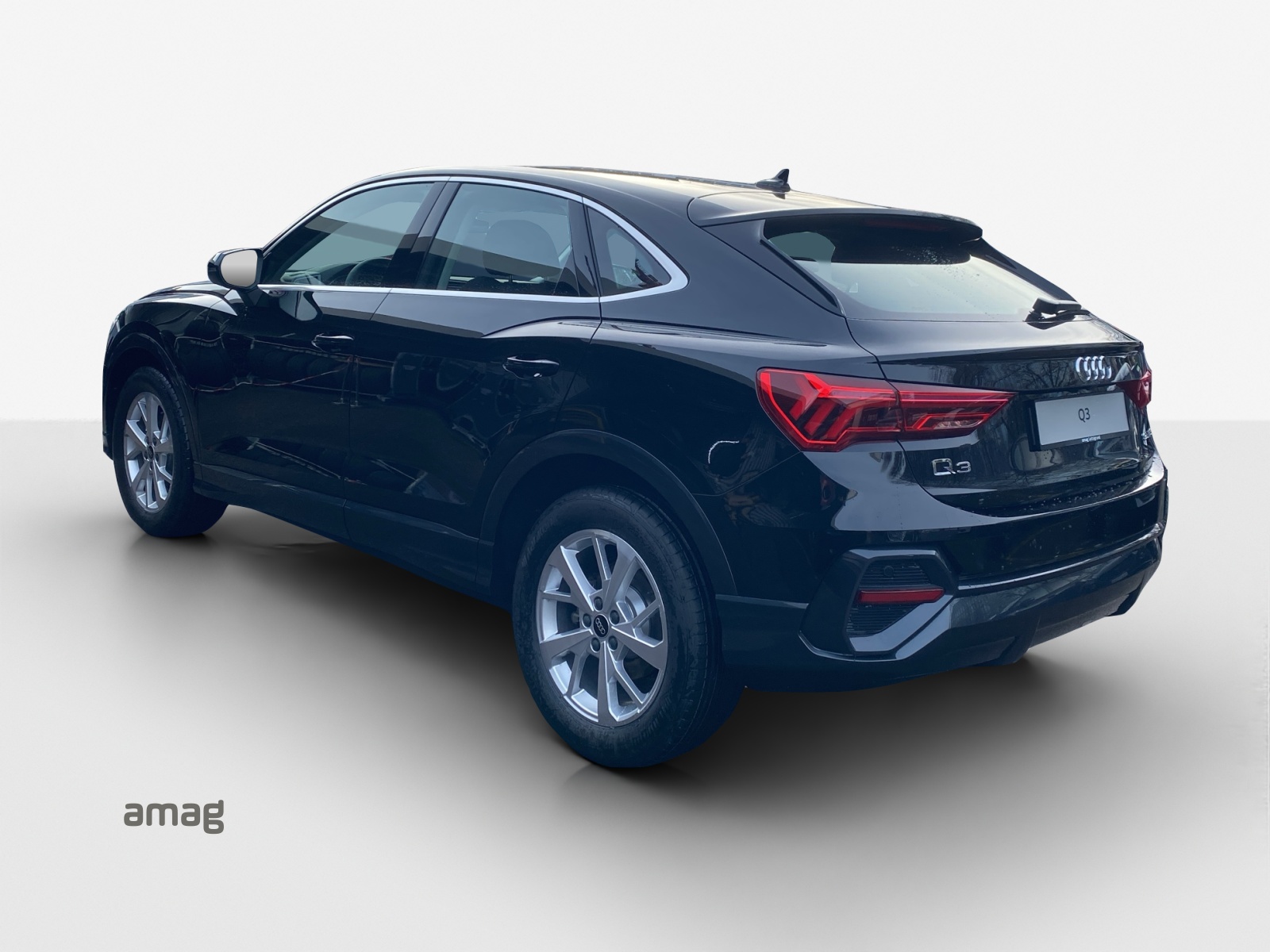 AUDI Q3 Sportback 35 TFSI Attraction S-tronic-image-2