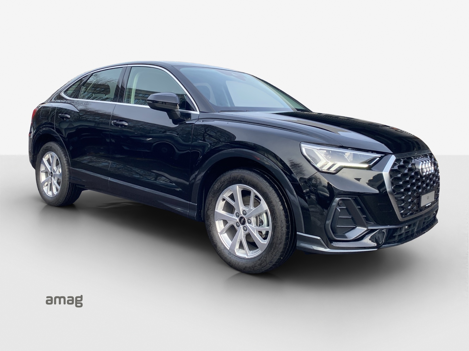 AUDI Q3 Sportback 35 TFSI Attraction S-tronic-image-5