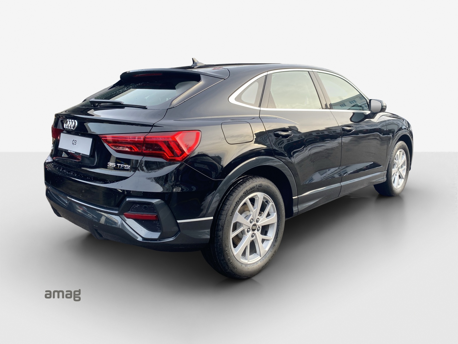AUDI Q3 Sportback 35 TFSI Attraction S-tronic-image-4