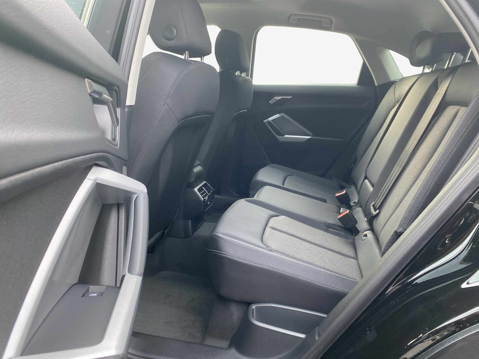 AUDI Q3 Sportback 35 TFSI Attraction S-tronic-image-11