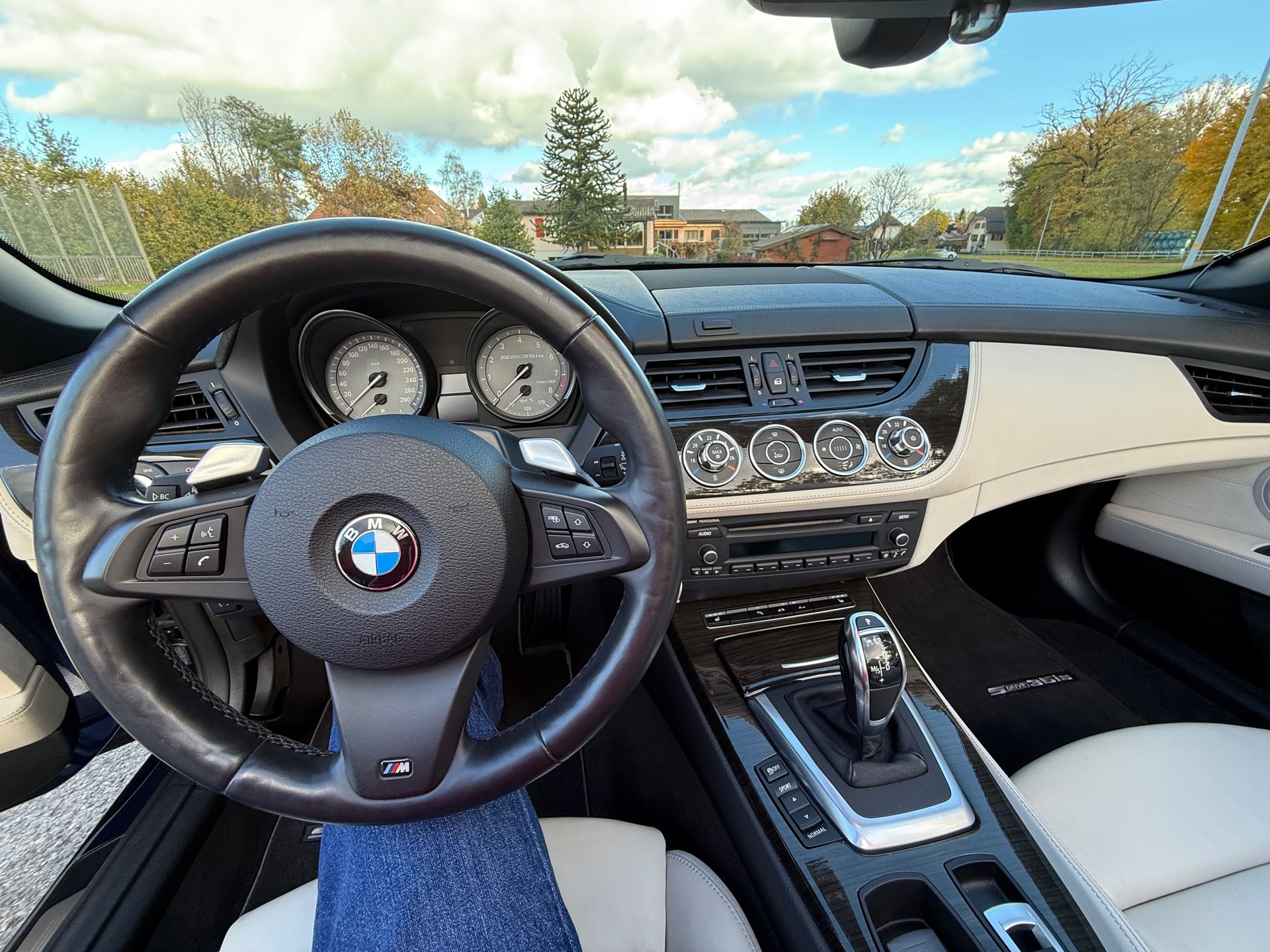 BMW Z4 sDrive35is DKG-image-12