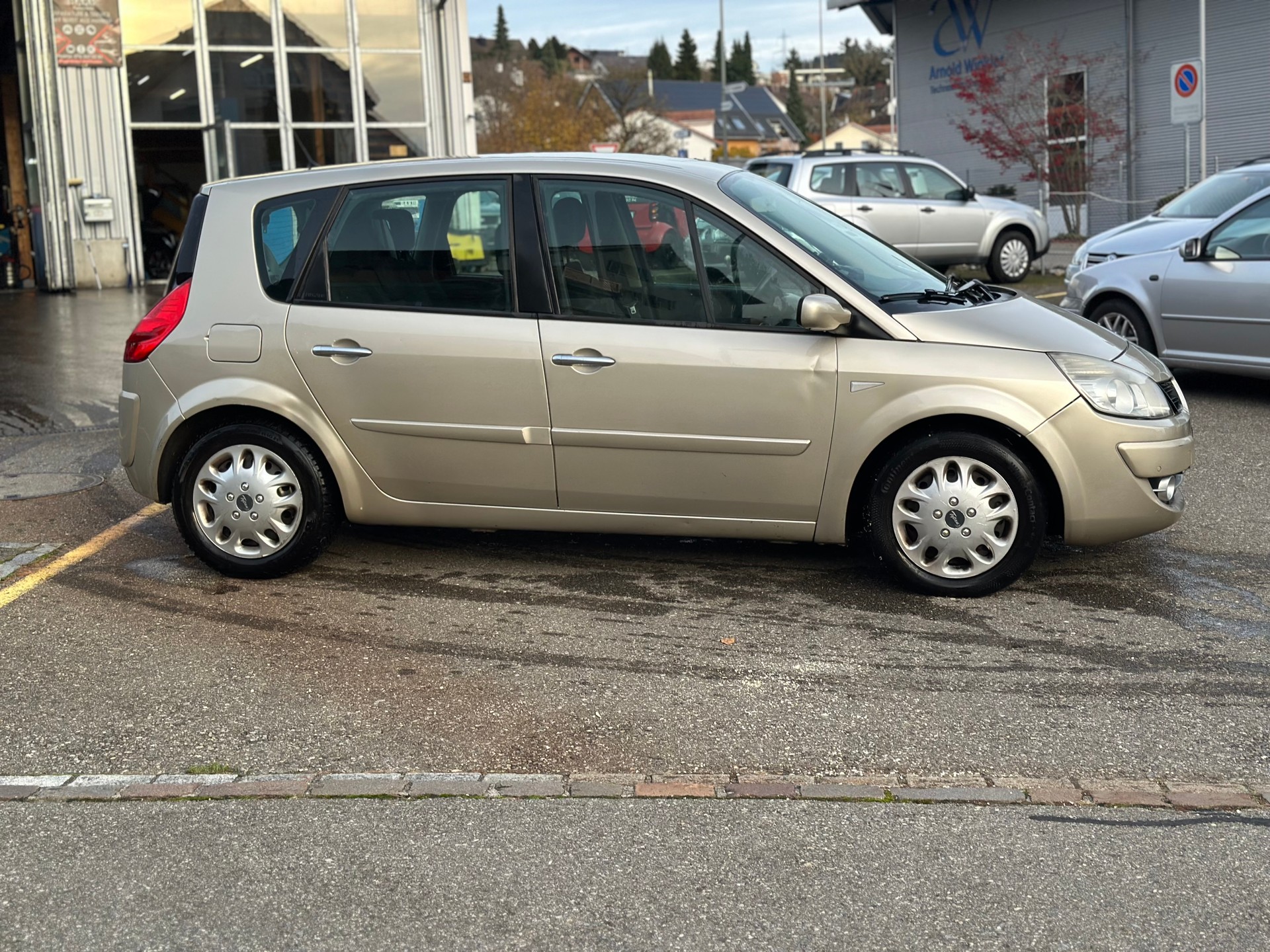 RENAULT Scénic 2.0 16V Dynamique-showroom-element-3