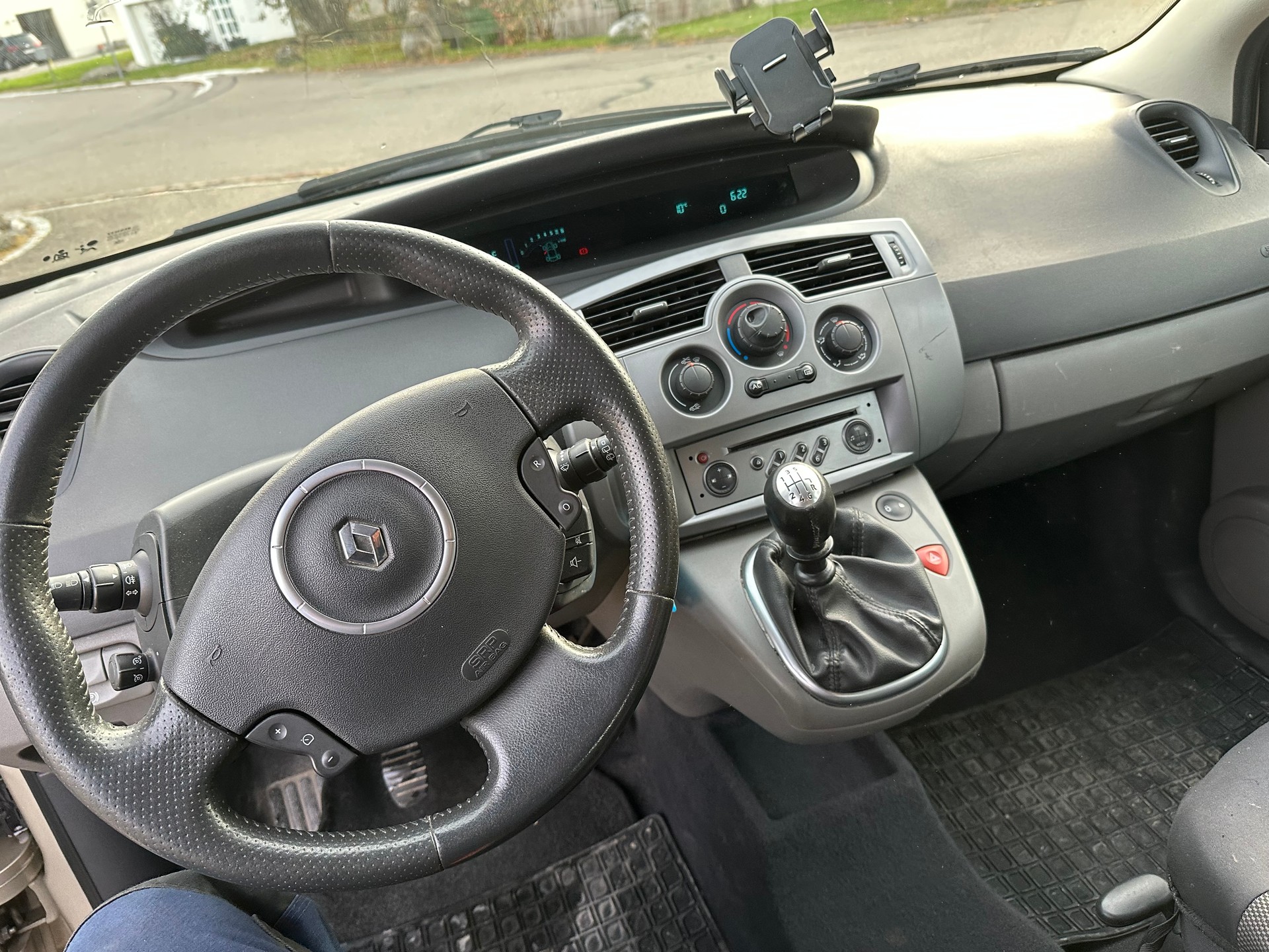 RENAULT Scénic 2.0 16V Dynamique-image-10