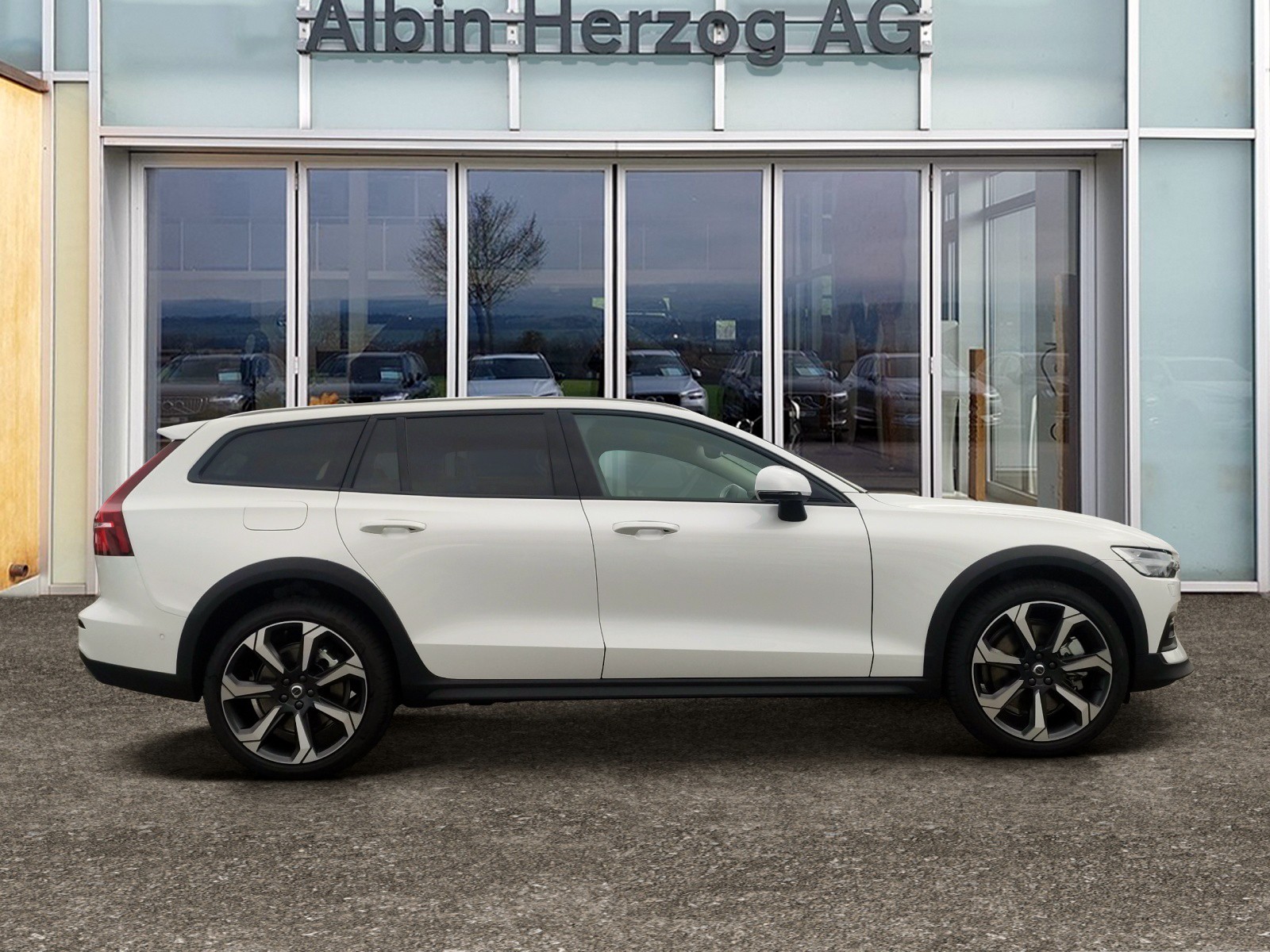 VOLVO V60 Cross Country 2.0 B5 Ultimate AWD-image-4