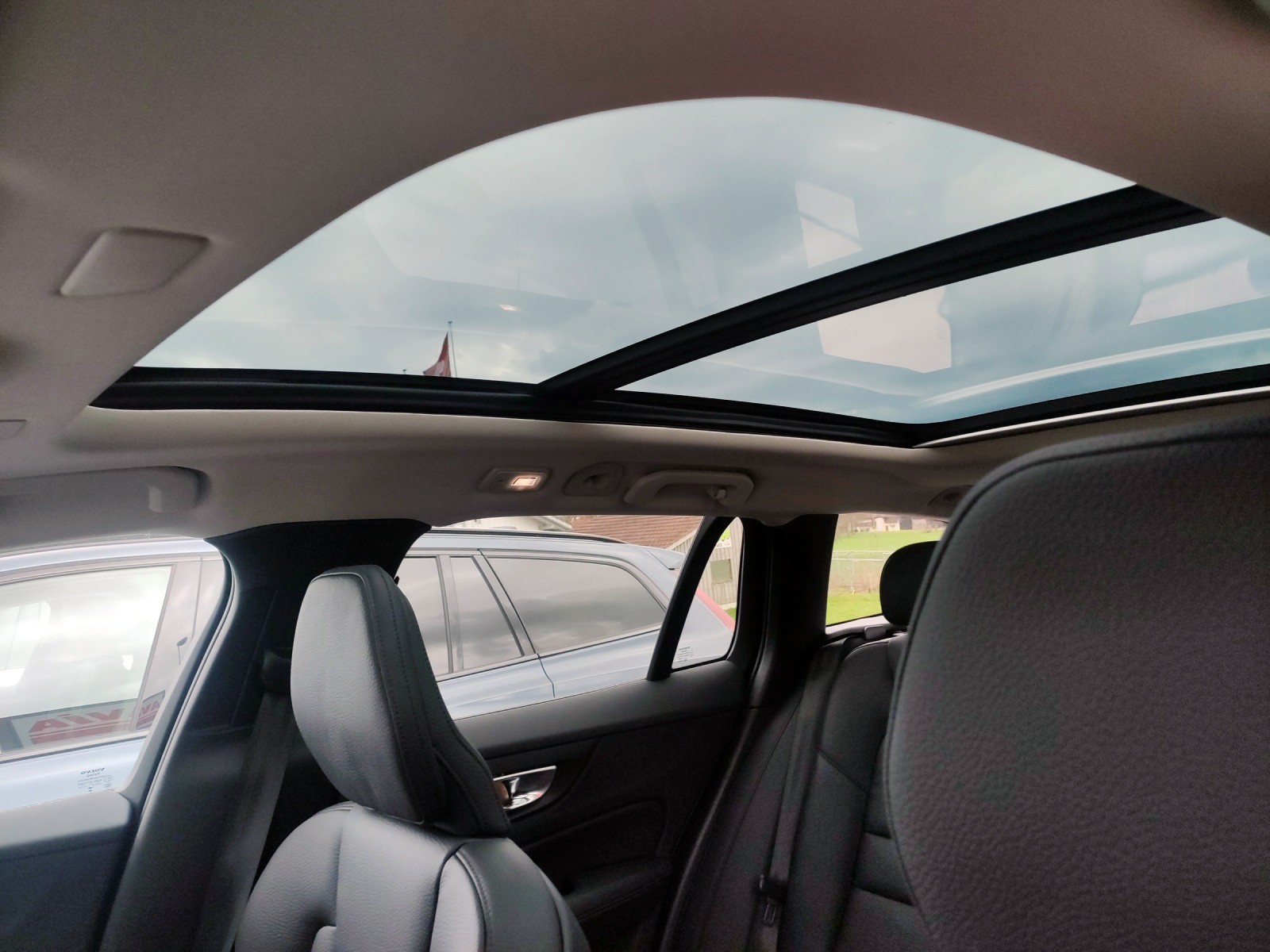 VOLVO V60 Cross Country 2.0 B5 Ultimate AWD-image-14