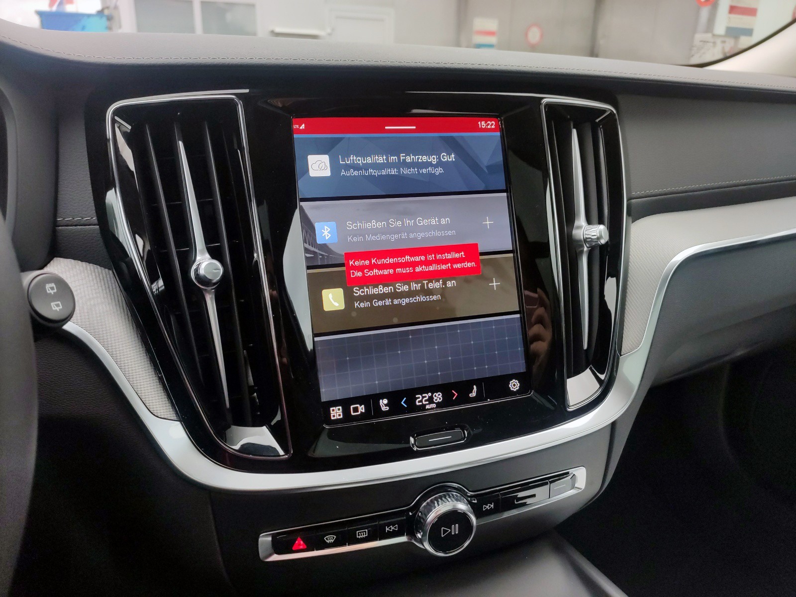 VOLVO V60 Cross Country 2.0 B5 Ultimate AWD-image-11