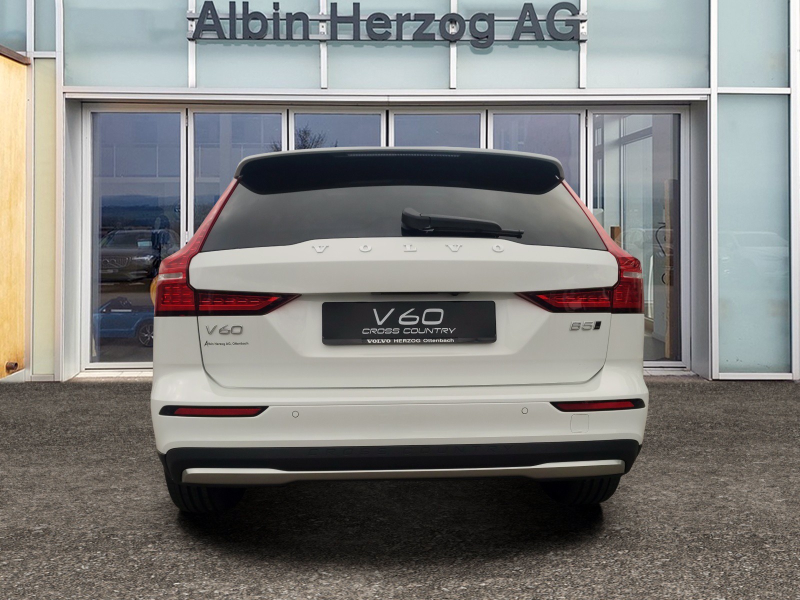 VOLVO V60 Cross Country 2.0 B5 Ultimate AWD-image-5