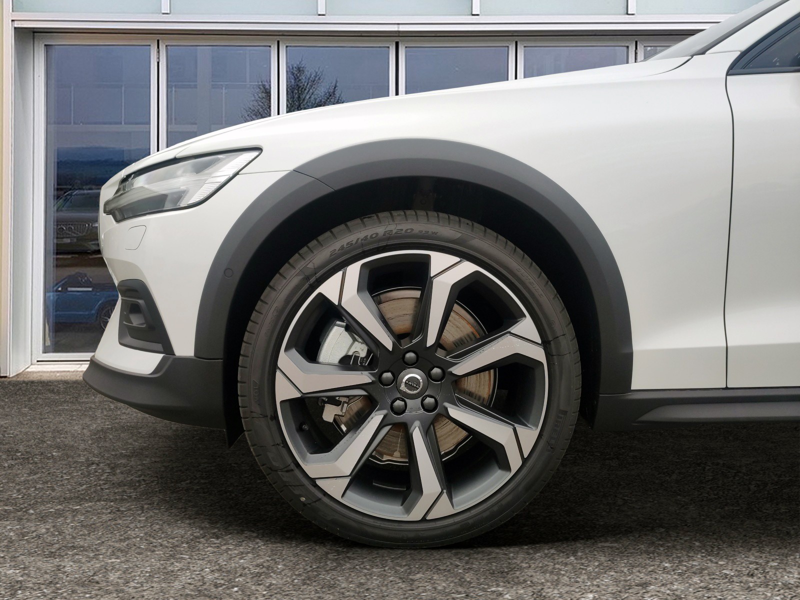 VOLVO V60 Cross Country 2.0 B5 Ultimate AWD-image-12