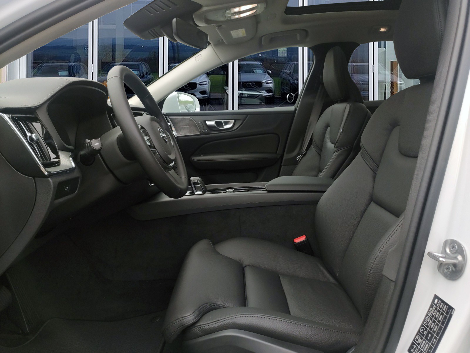 VOLVO V60 Cross Country 2.0 B5 Ultimate AWD-image-8