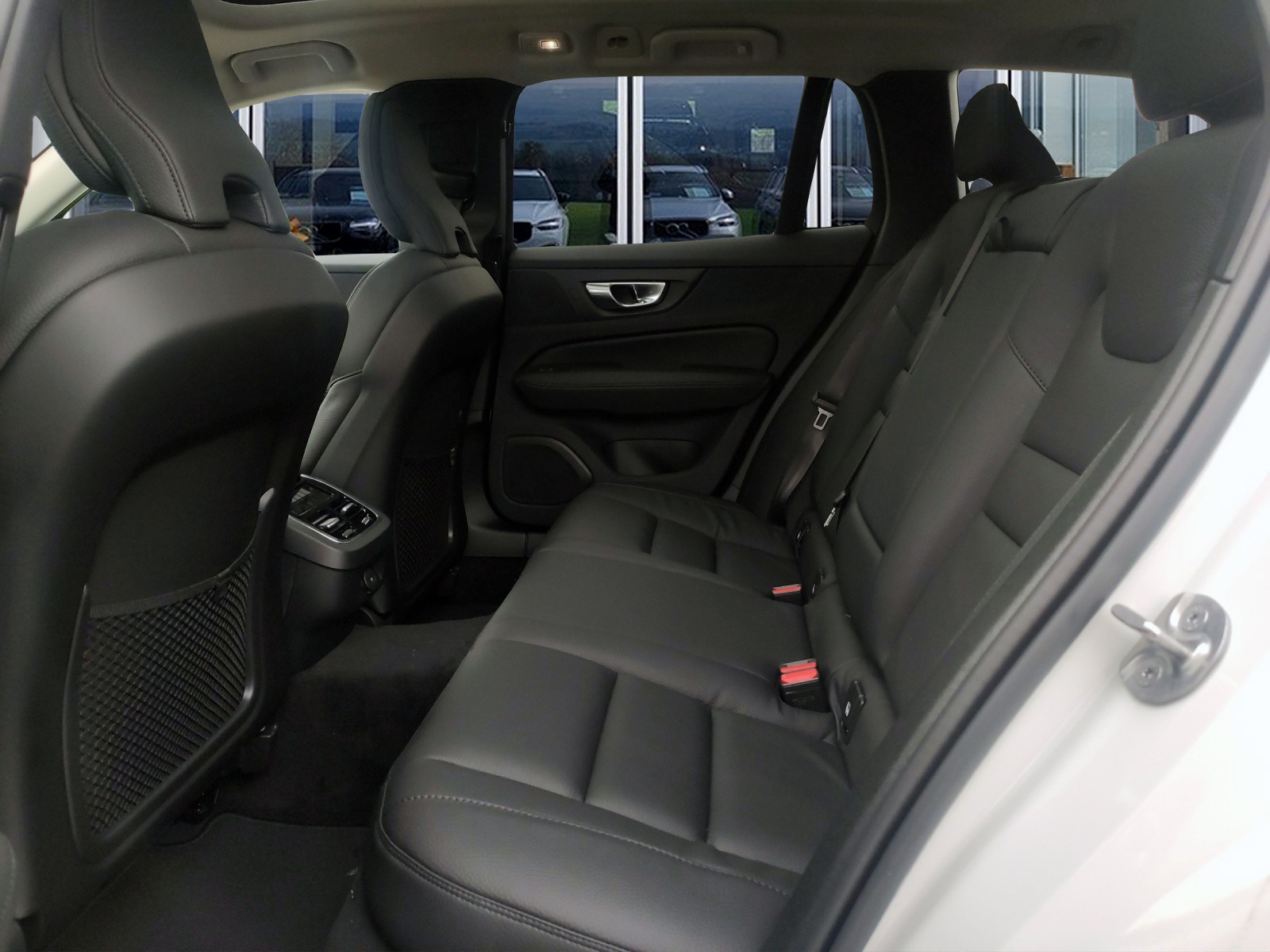 VOLVO V60 Cross Country 2.0 B5 Ultimate AWD-image-7