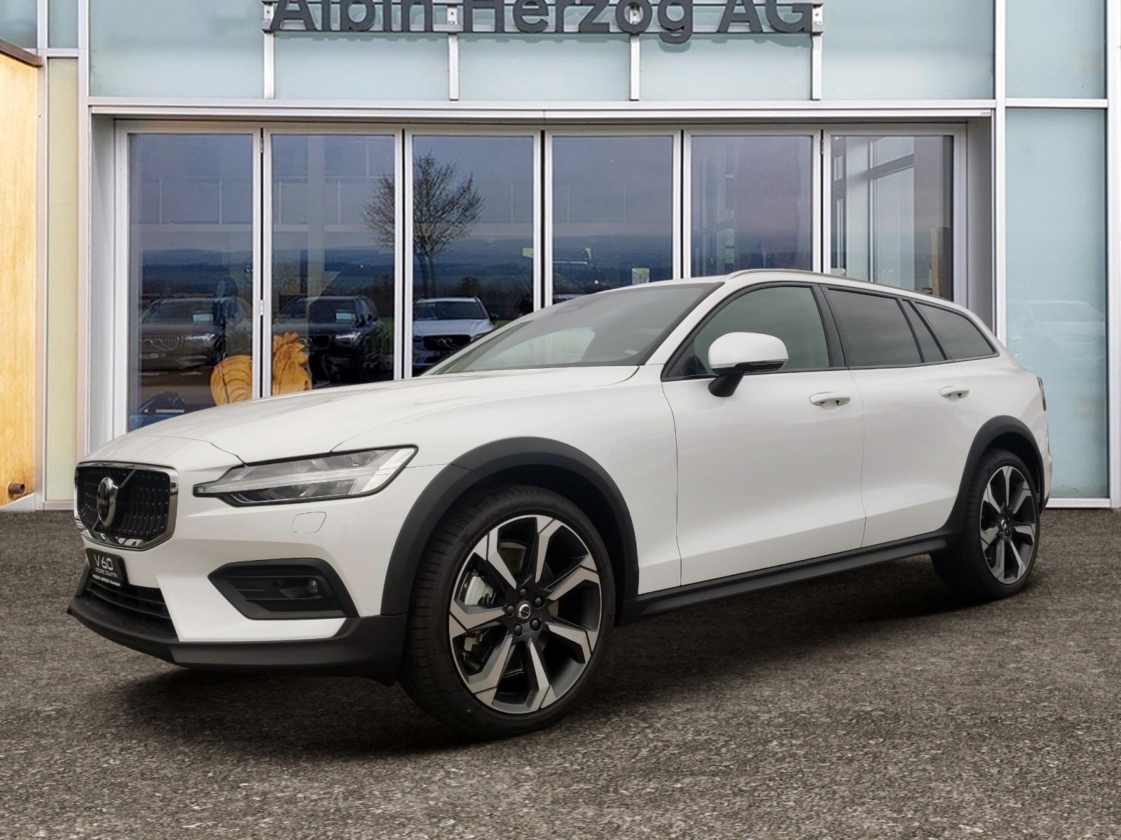 VOLVO V60 Cross Country 2.0 B5 Ultimate AWD-image-0