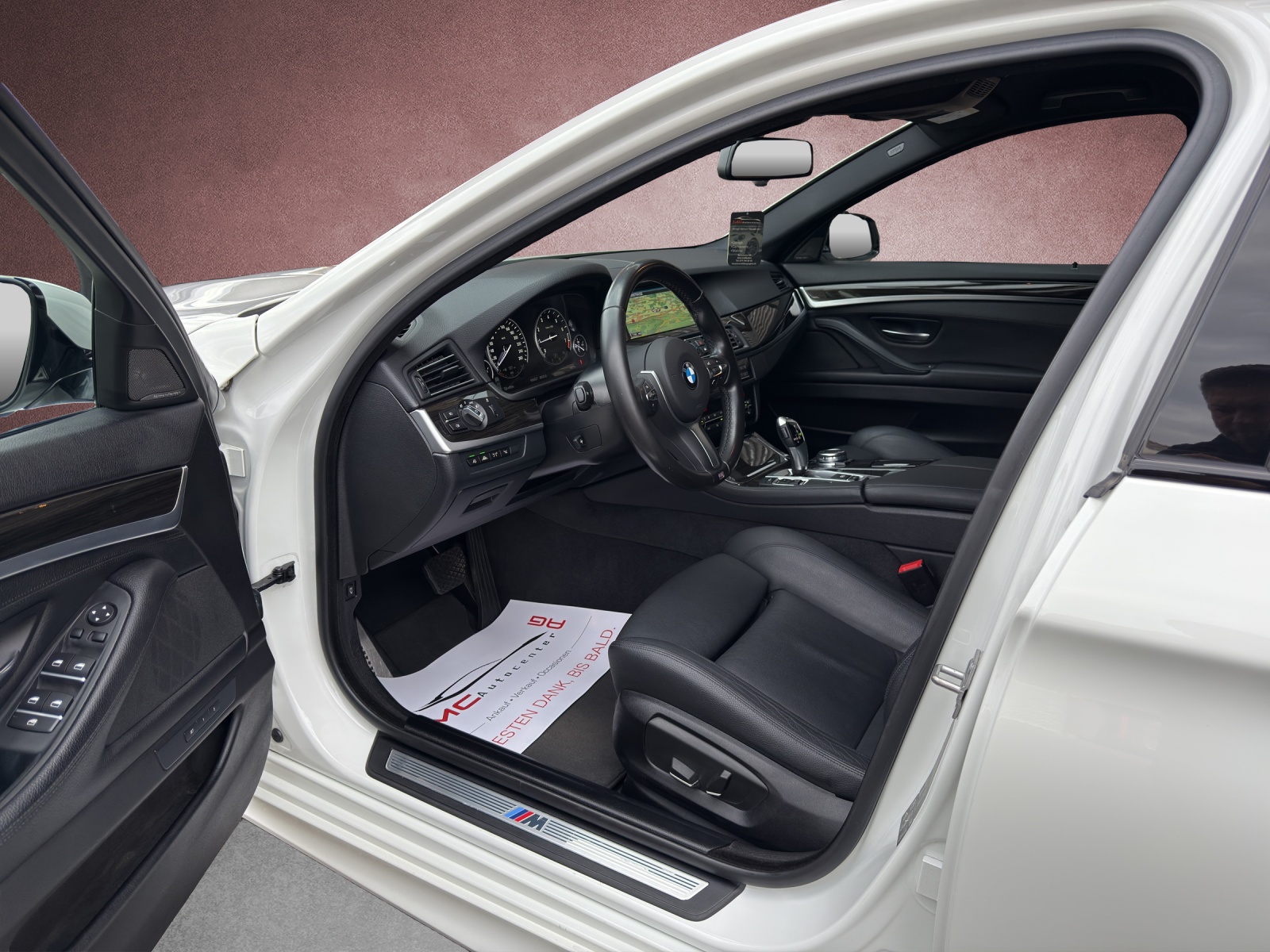 BMW 528i MSport Touring xDrive-image-5