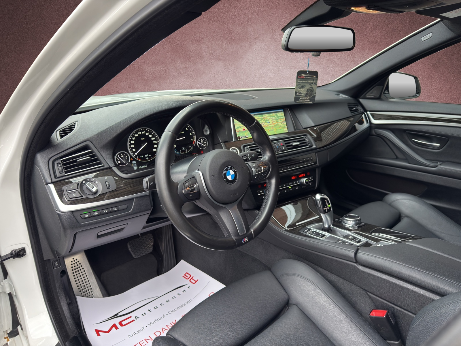 BMW 528i MSport Touring xDrive-image-6