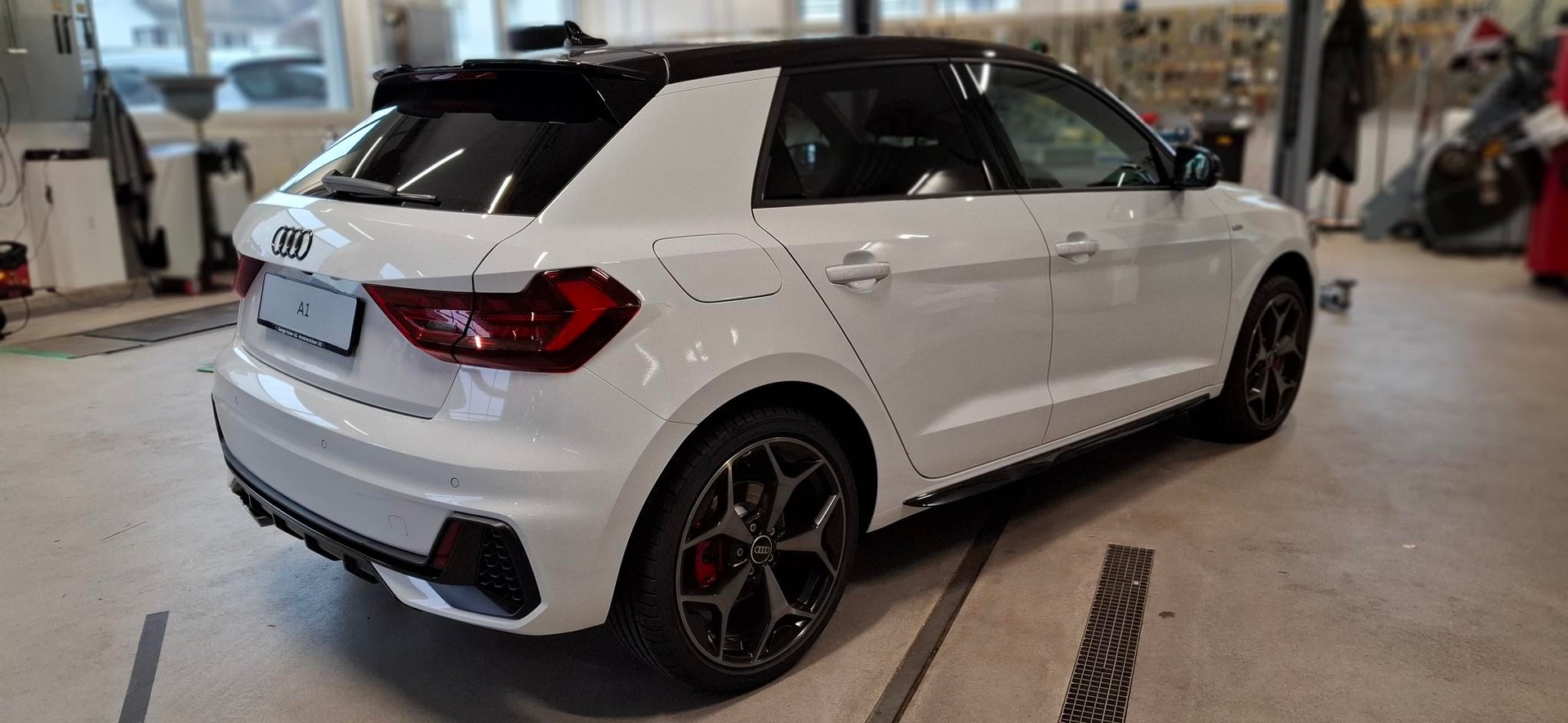 AUDI A1 Sportback 40 TFSI S Line S-tronic-image-4
