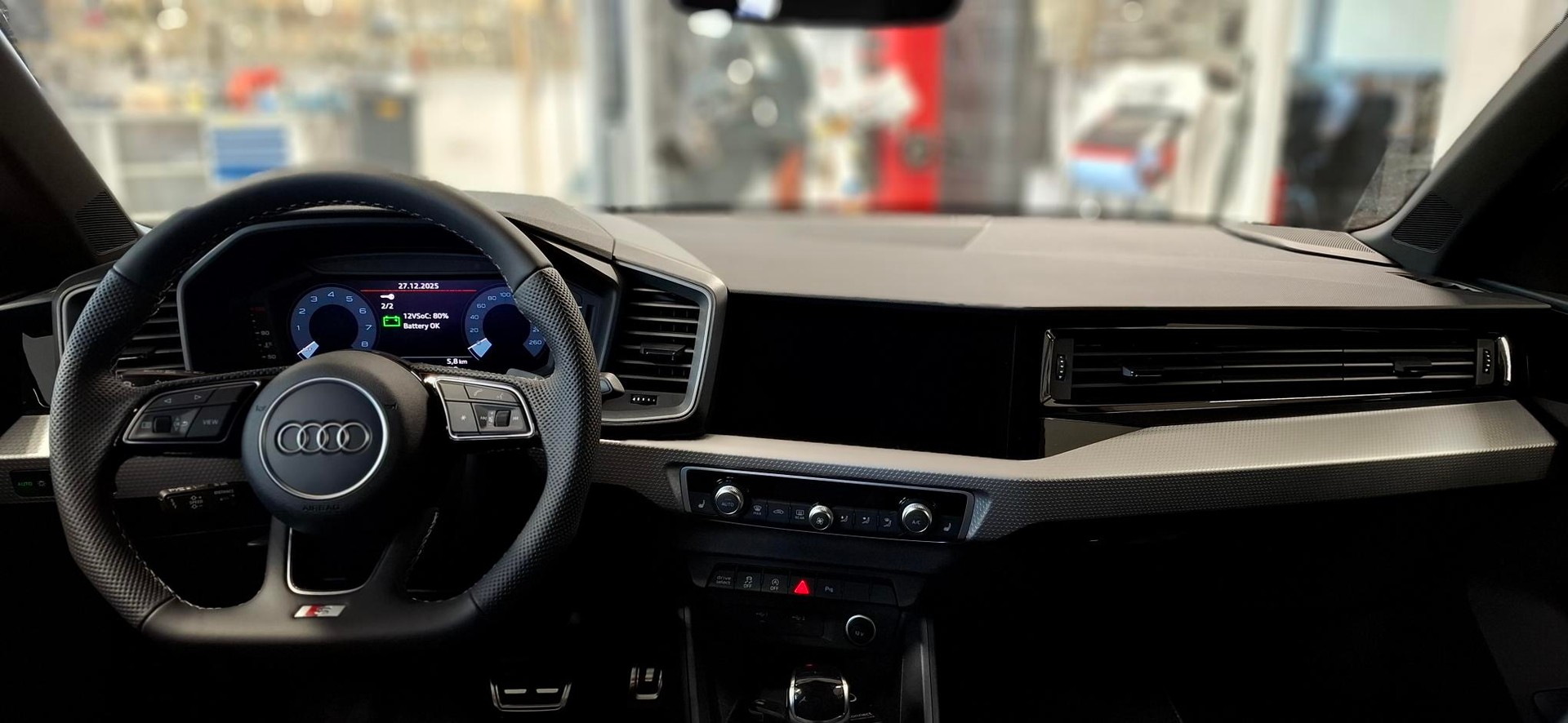 AUDI A1 Sportback 40 TFSI S Line S-tronic-image-9