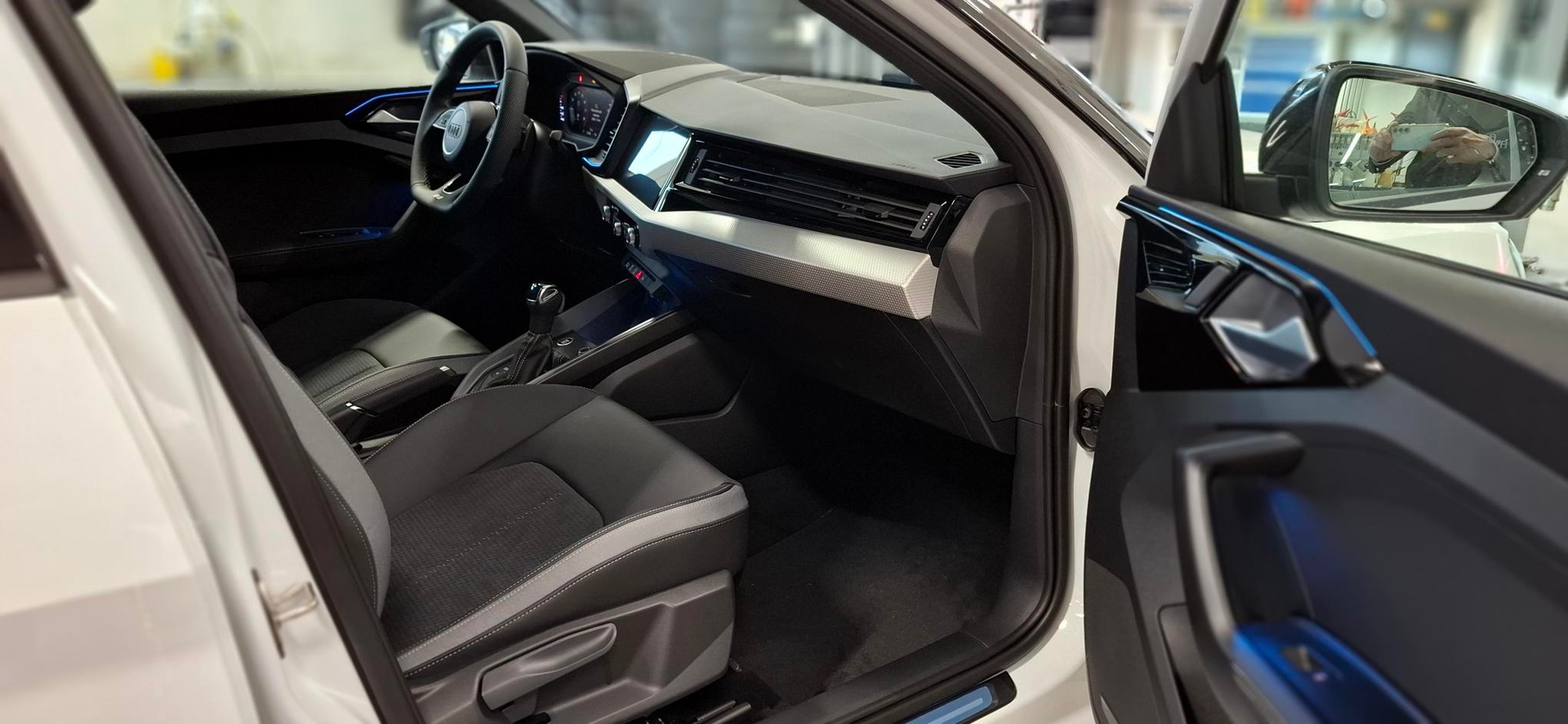 AUDI A1 Sportback 40 TFSI S Line S-tronic-image-8