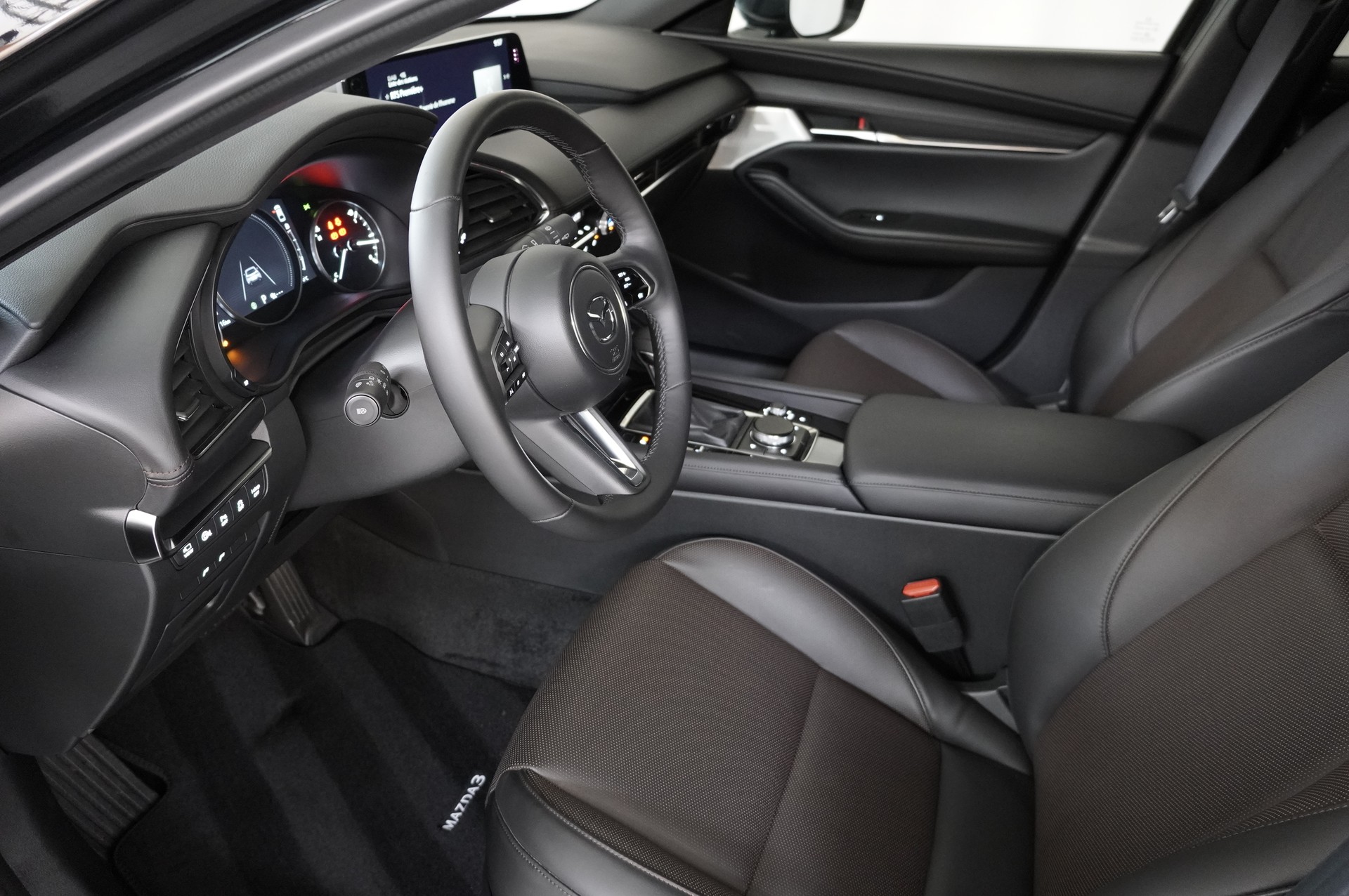 MAZDA 3 Hatchback SKYACTIV-X M Hybrid 186 Takumi Automat-image-9