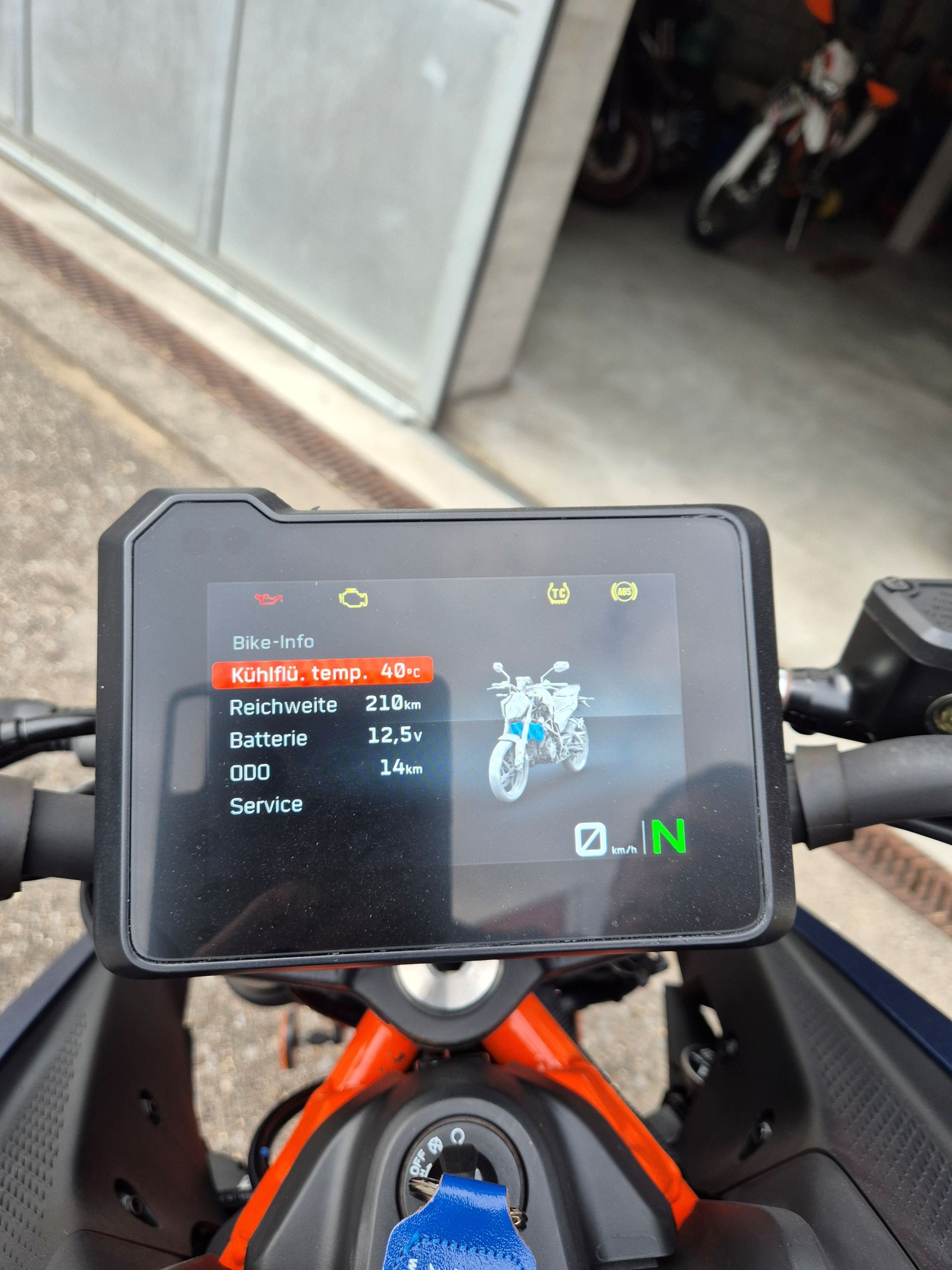 KTM 390 Duke-image-3
