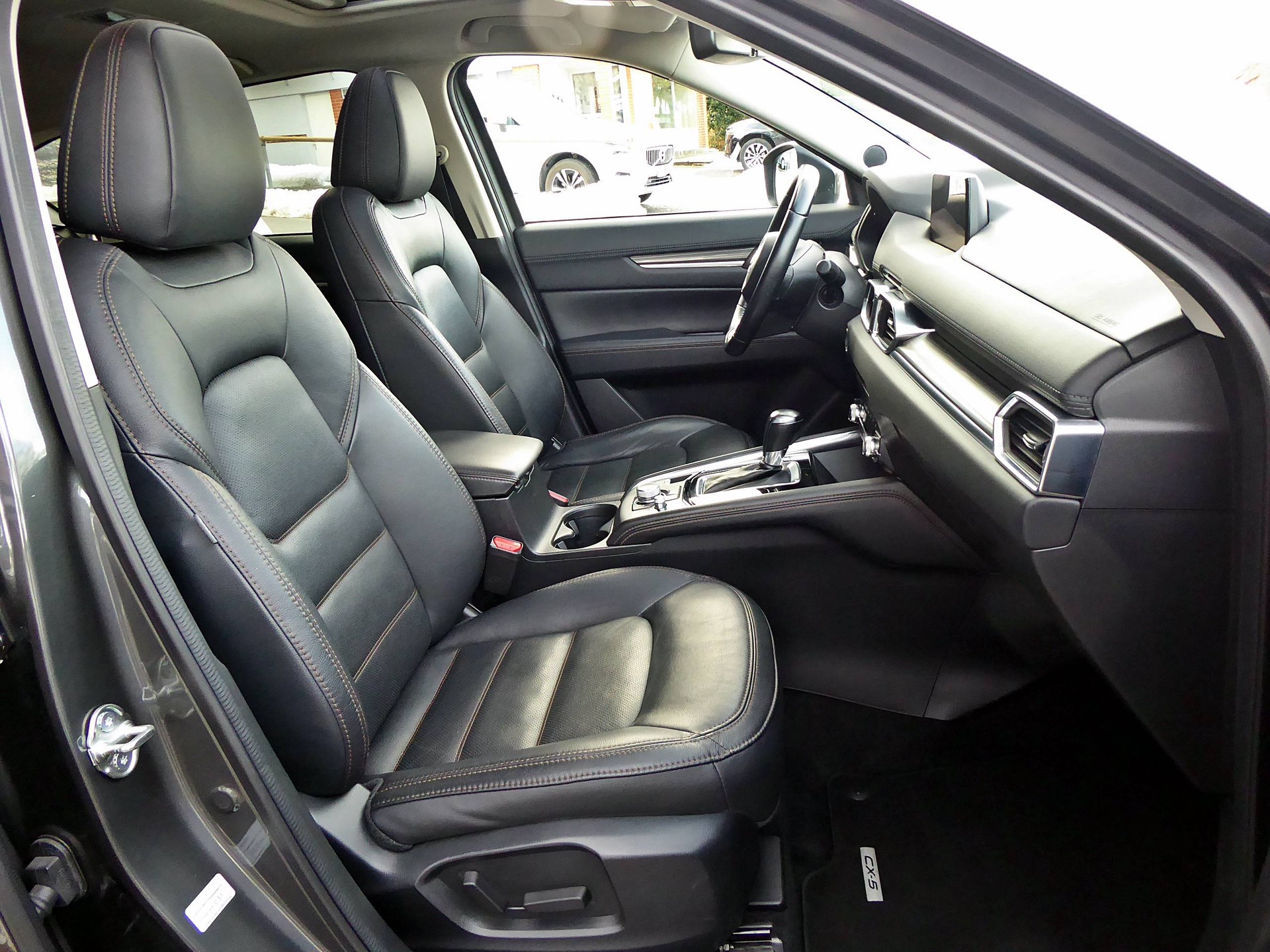 MAZDA CX-5 D 184 Revolution AWD-image-4