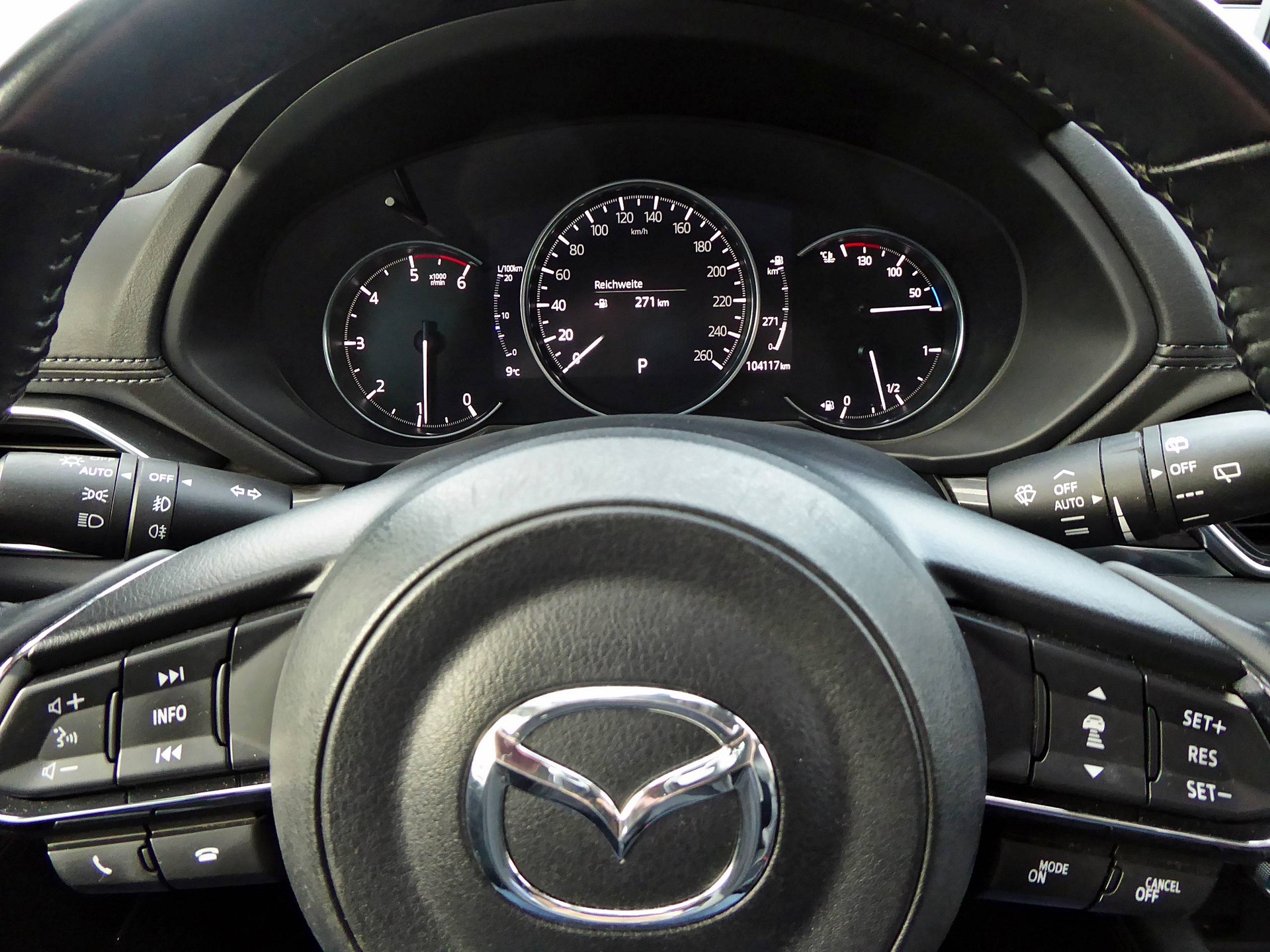 MAZDA CX-5 D 184 Revolution AWD-image-11