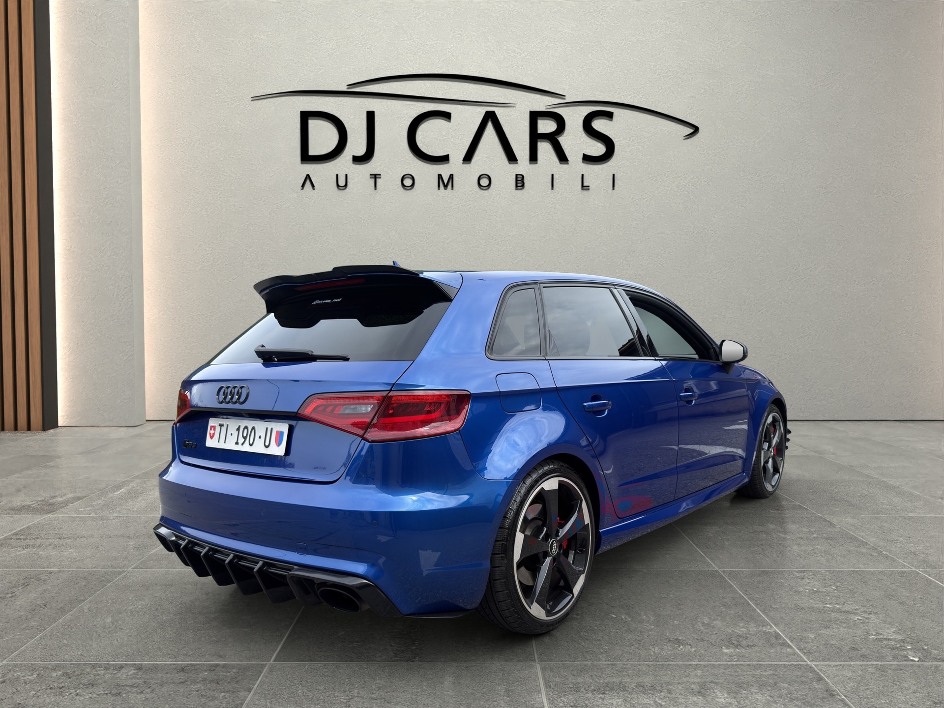 AUDI RS3 2.5 TSI quattro S-tronic-image-7