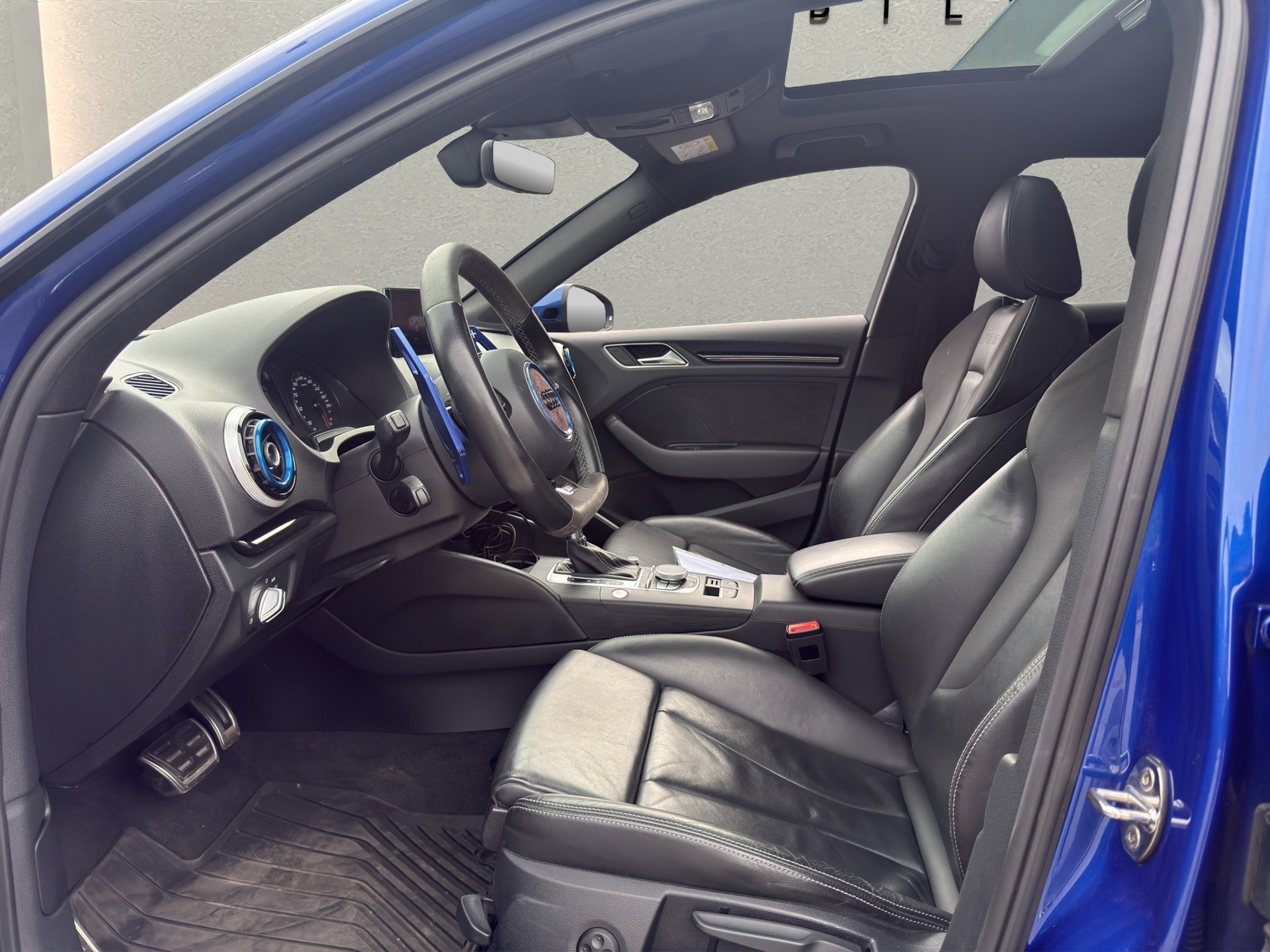 AUDI RS3 2.5 TSI quattro S-tronic-image-8
