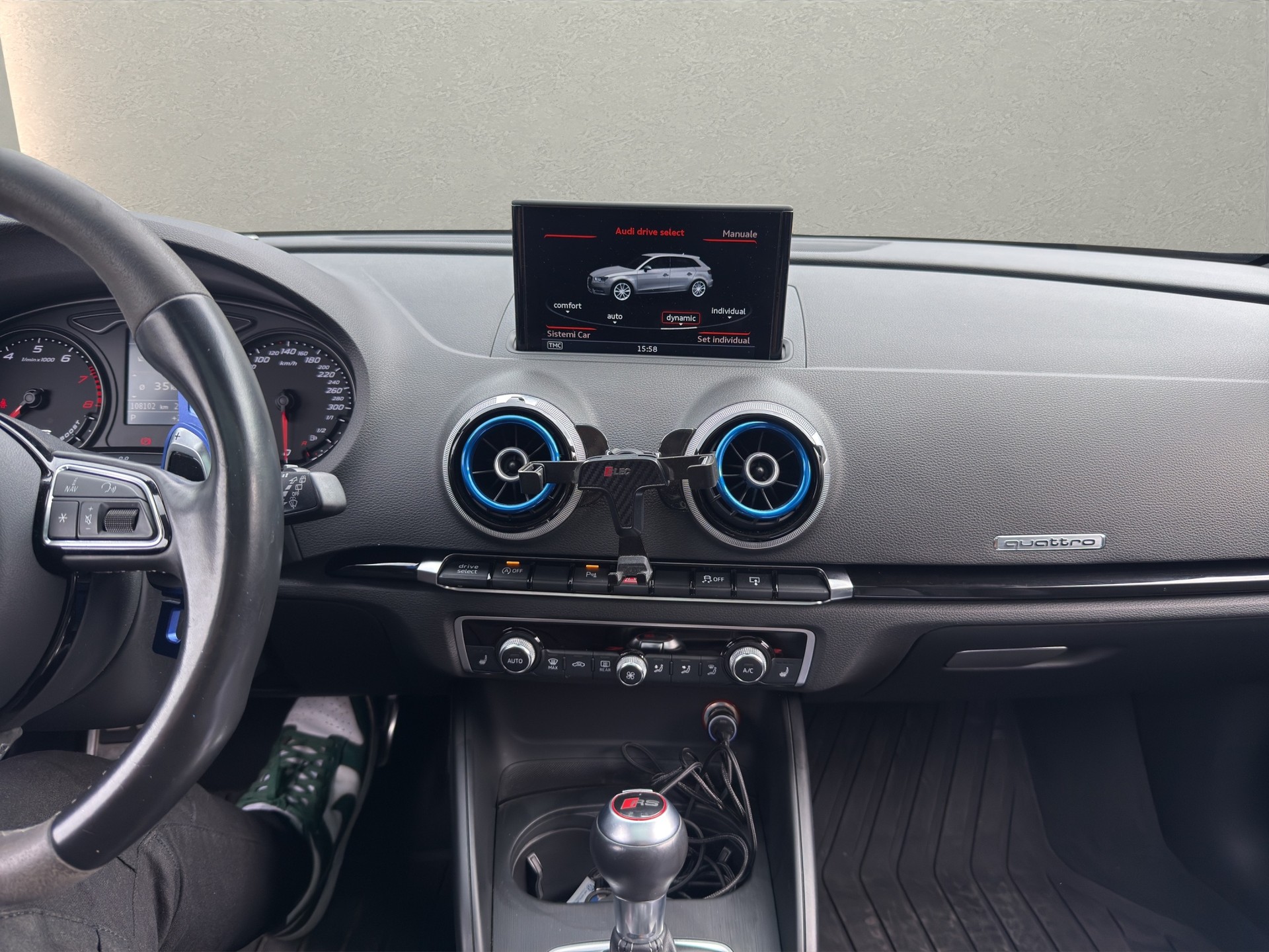 AUDI RS3 2.5 TSI quattro S-tronic-image-11