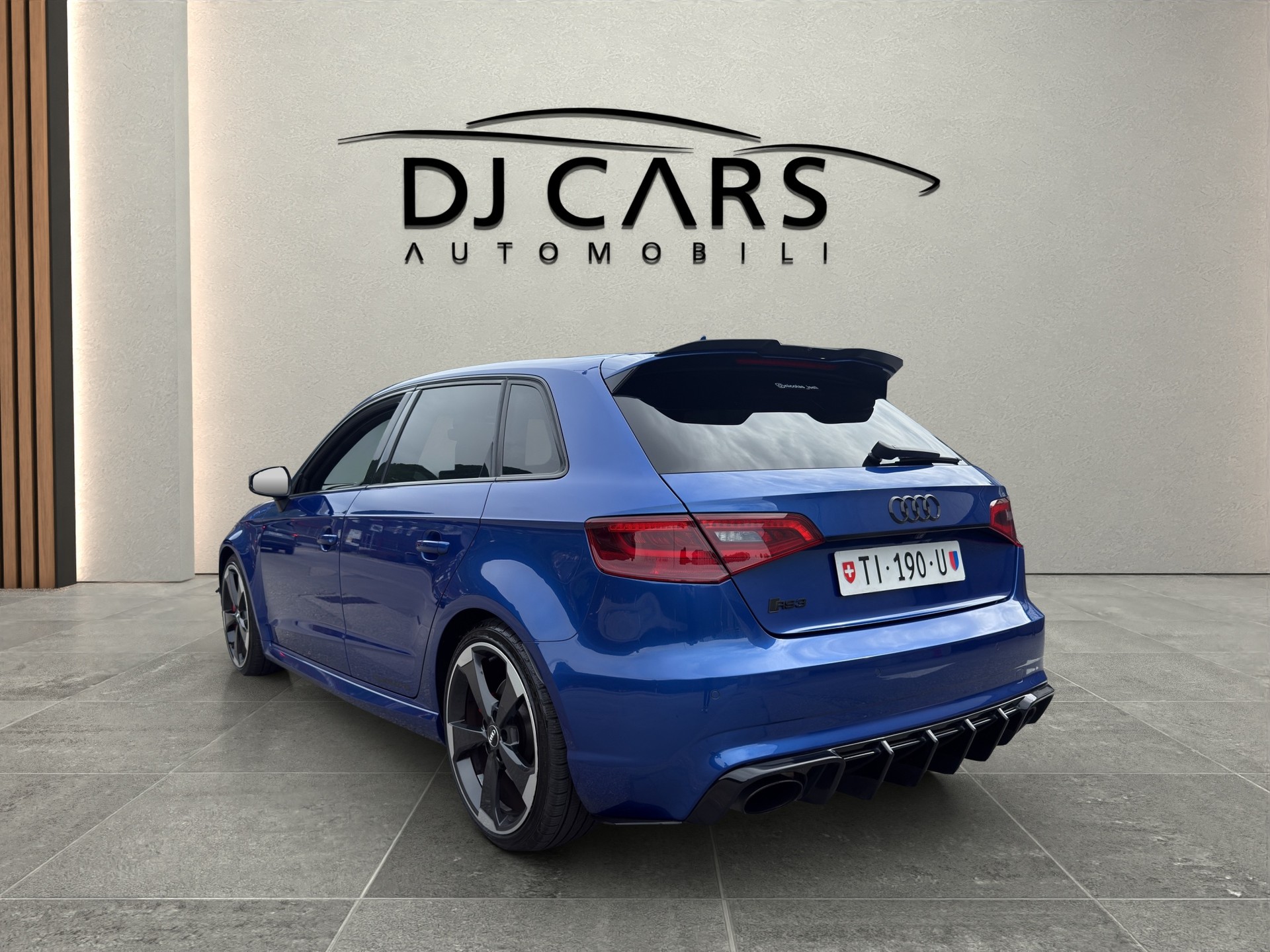 AUDI RS3 2.5 TSI quattro S-tronic-image-5