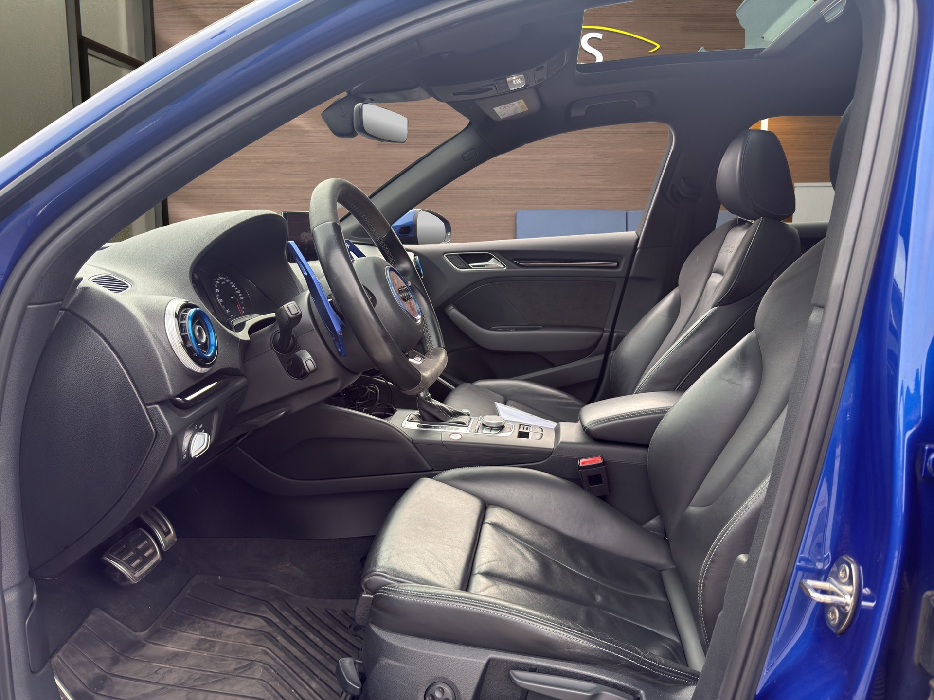 AUDI RS3 2.5 TSI quattro S-tronic-image-8