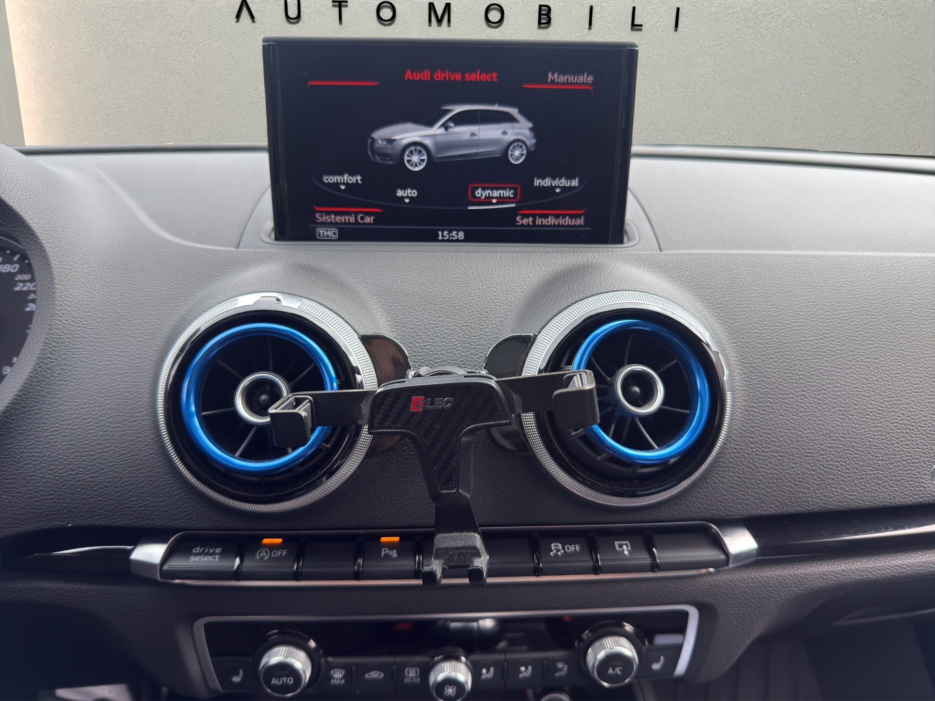 AUDI RS3 2.5 TSI quattro S-tronic-image-12