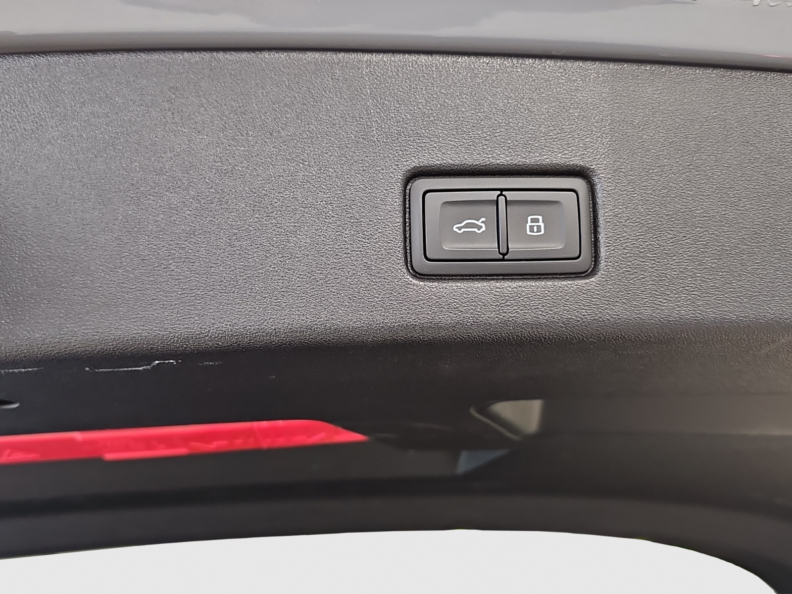 AUDI Q4 e-tron 50 quattro-image-14