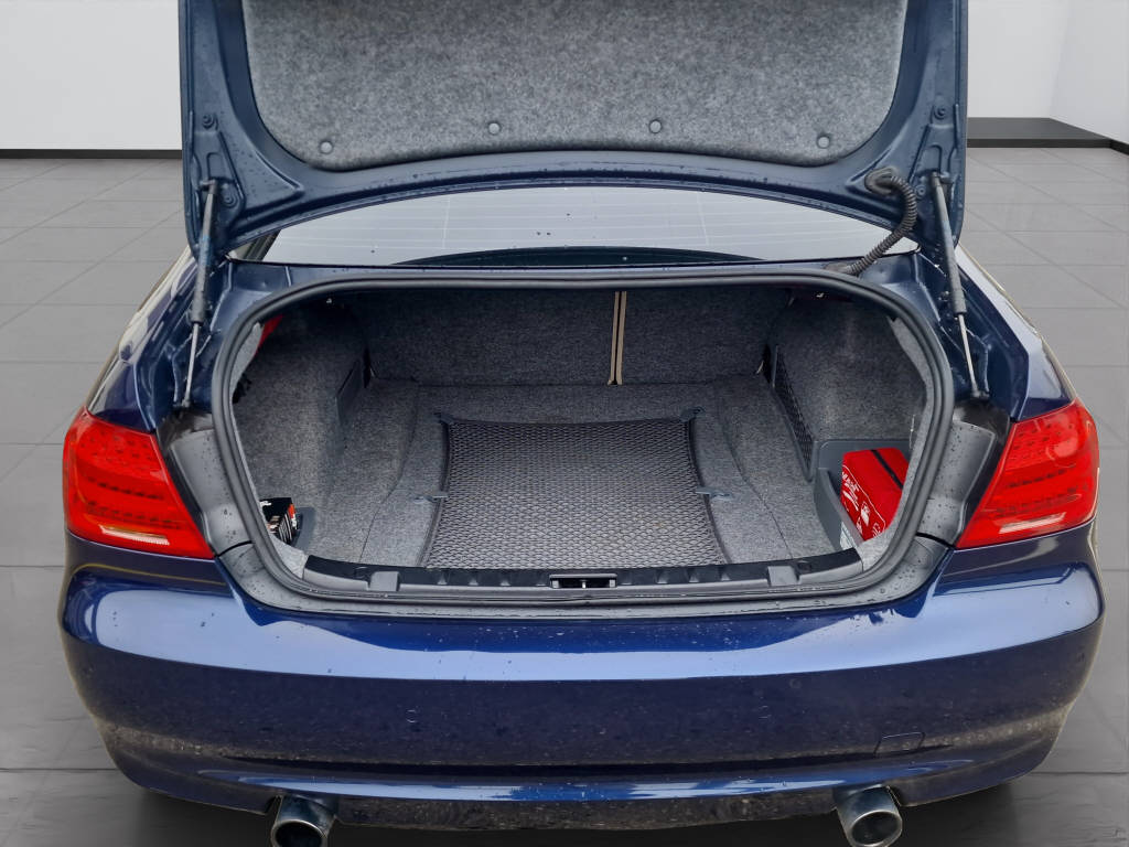 BMW 335i xDrive Coupé-image-15