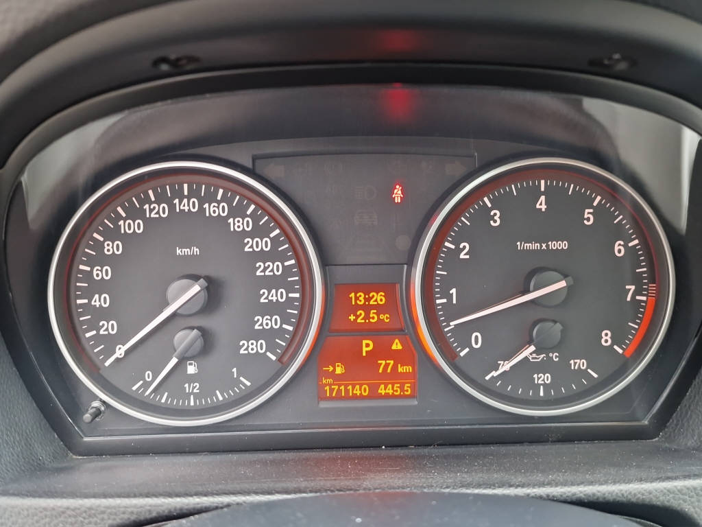 BMW 335i xDrive Coupé-image-13