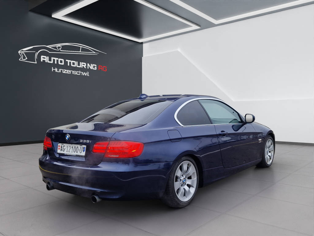 BMW 335i xDrive Coupé-image-2