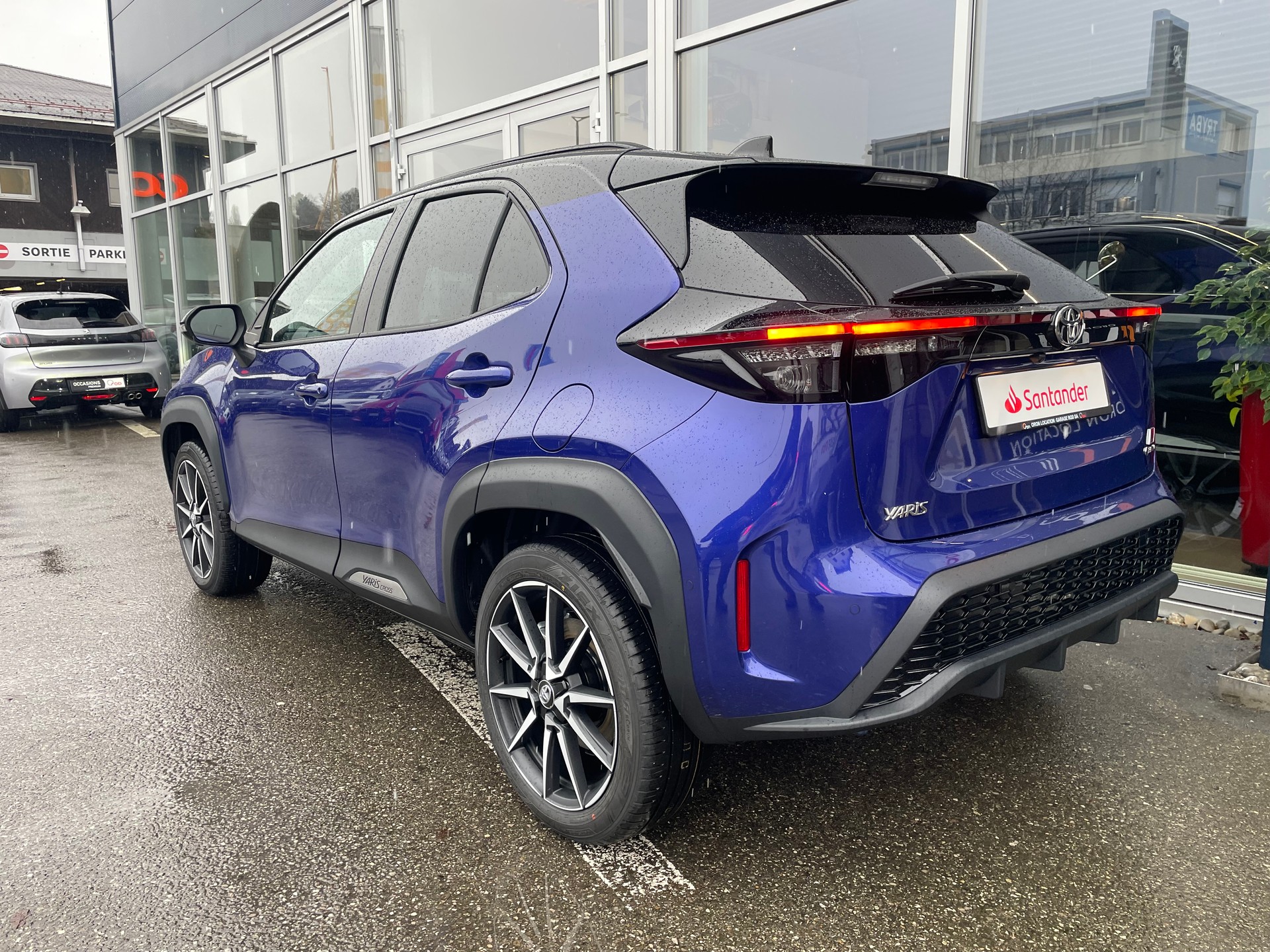 TOYOTA Yaris Cross 1.5 GR Sport e-CVT-image-3