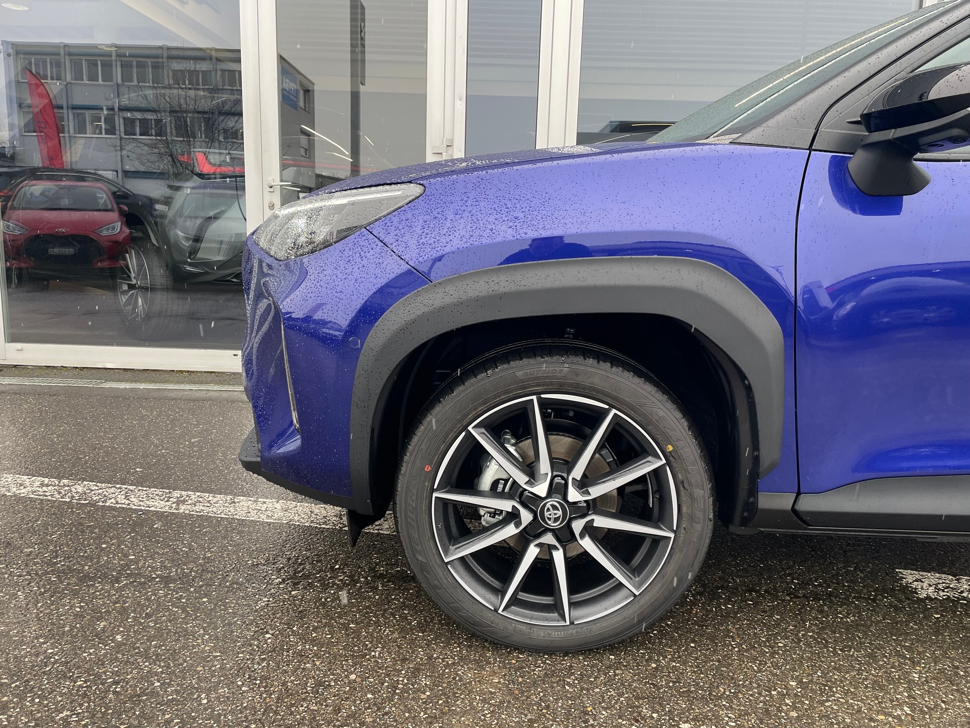 TOYOTA Yaris Cross 1.5 GR Sport e-CVT-image-5