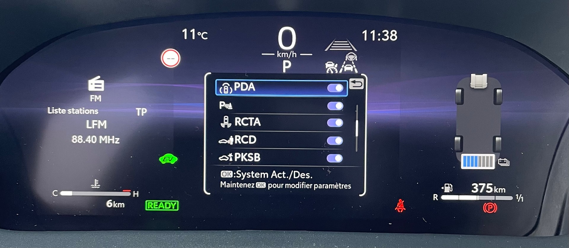 TOYOTA Yaris Cross 1.5 GR Sport e-CVT-image-29