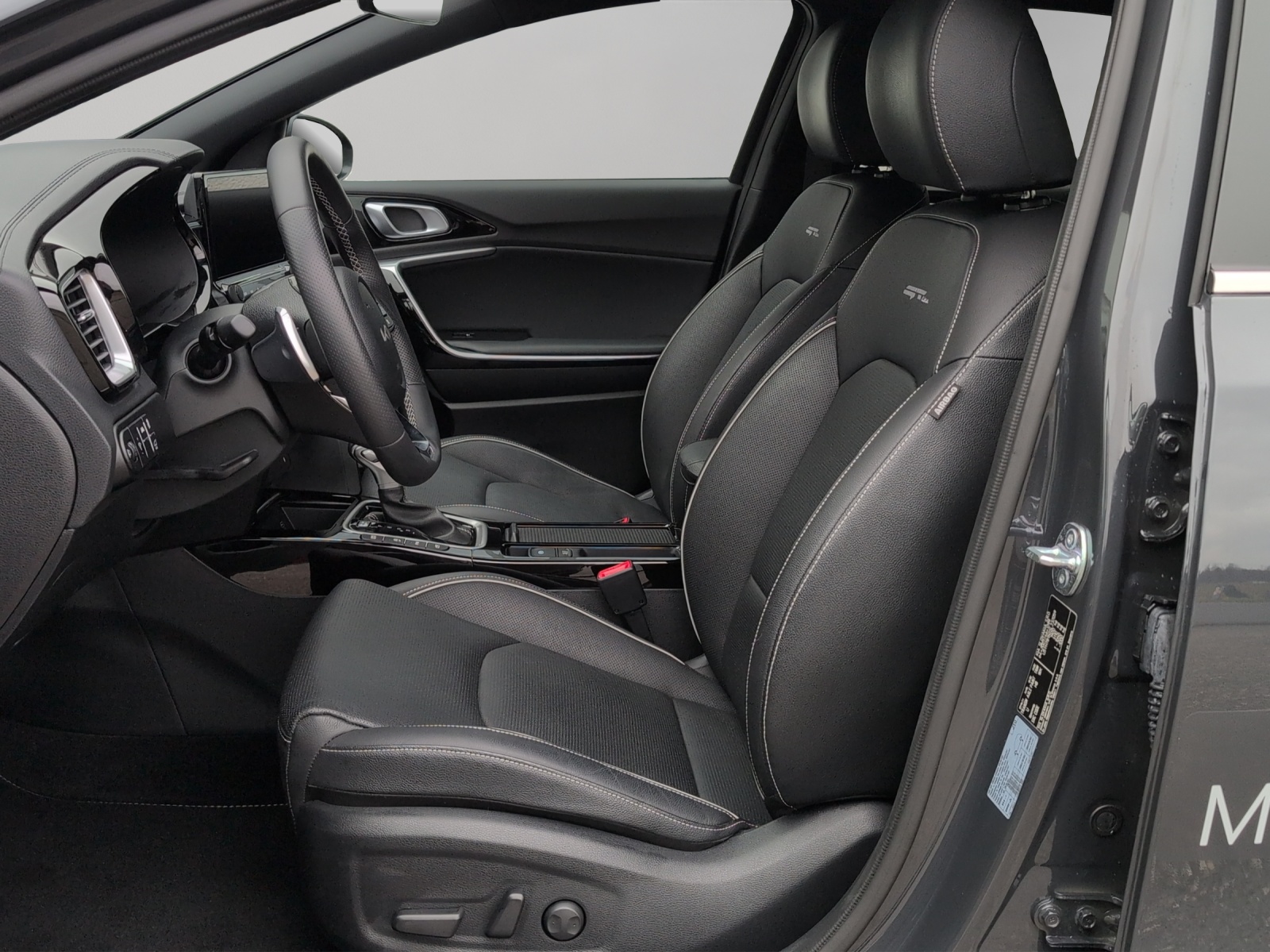 KIA Ceed SW 1.5 T-GDi MHEV GT-Line / inkl. Winterräder / CH Herstellergarantie bis 6.2032 / Leasing Aktion 0.99% 36 Mte.-image-8